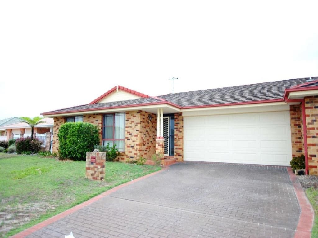 2 / 2 Lisa Place, Forster - Image 1
