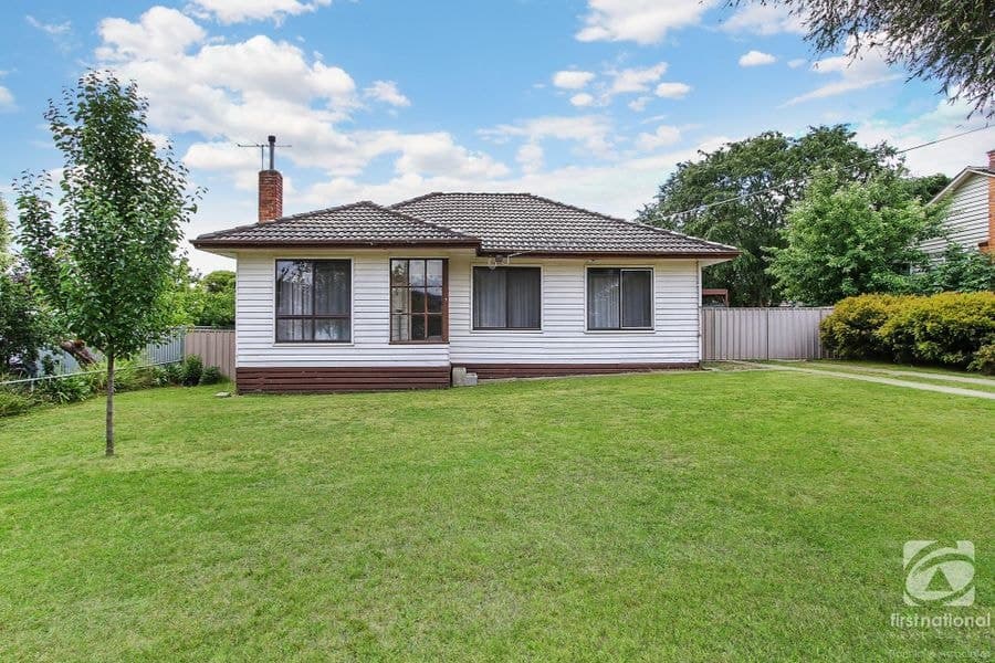 7 Le Couteur Avenue, Beechworth VIC 3747, Beechworth - Image 1