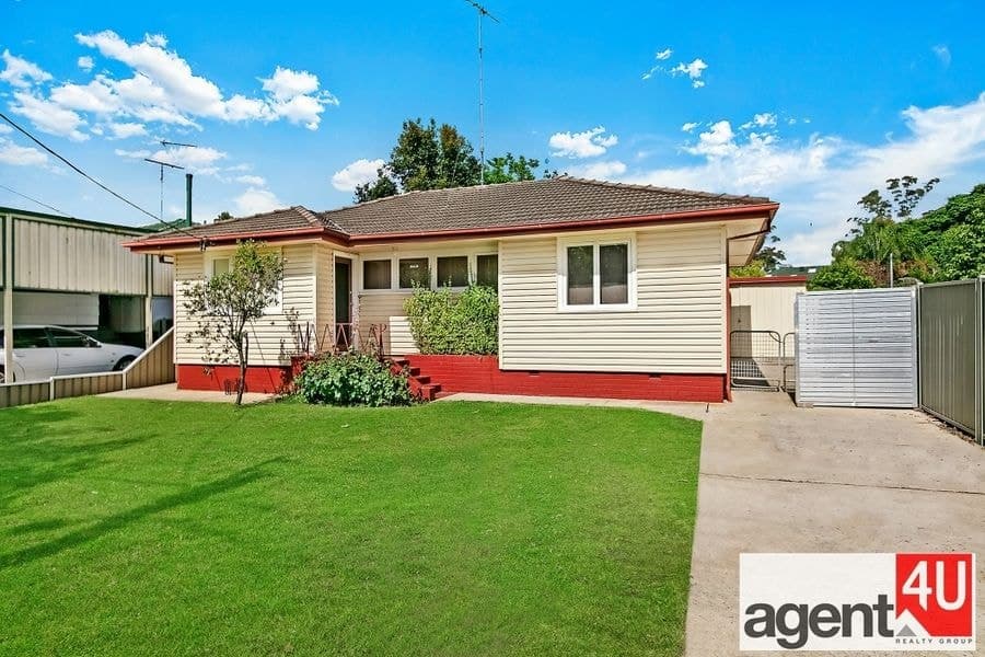 4 Orana Avenue, Penrith NSW 2750, Penrith - Image 1