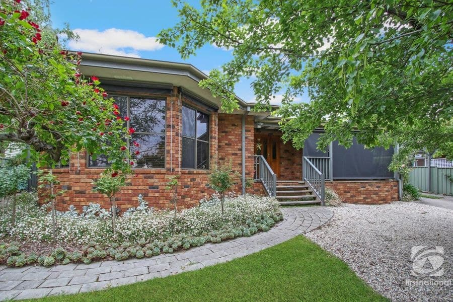 10 Last Street, Beechworth VIC 3747, Beechworth - Image 1
