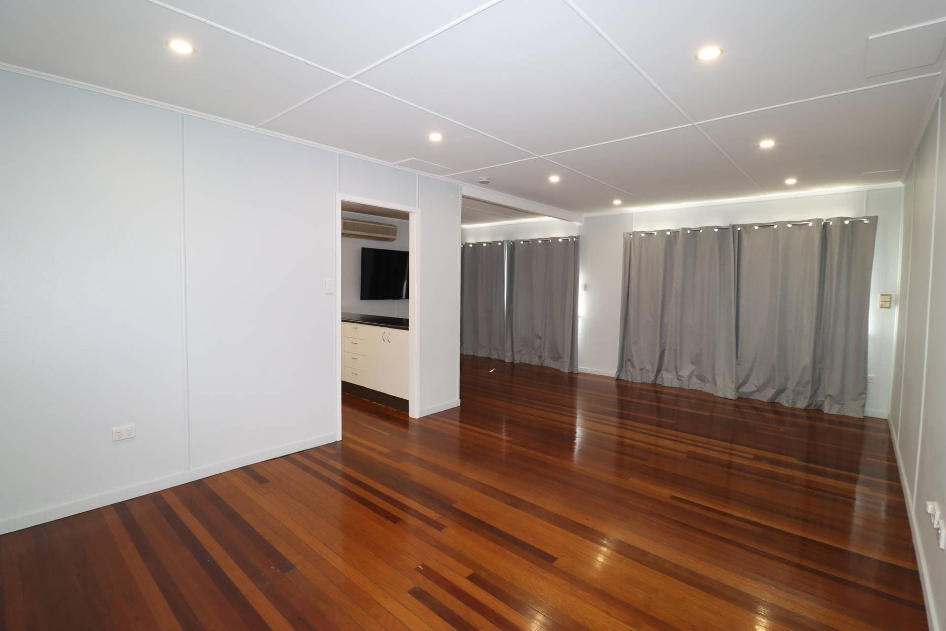 14 Seventeenth Ave, Mount Isa, Mount Isa - Thumbnail 5