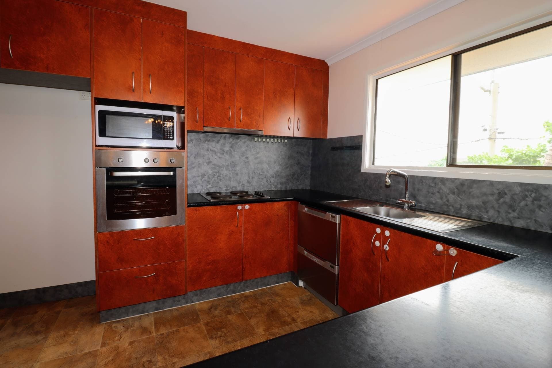 33 Sutton St, Mount Isa, Mount Isa - Thumbnail 2