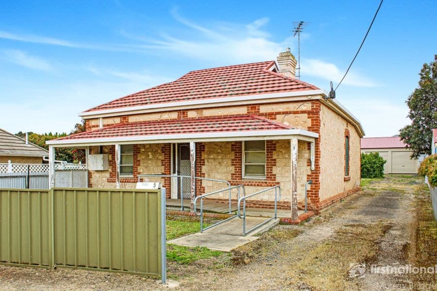 5 William Street, Murray Bridge SA 5253, Murray Bridge - Image 1
