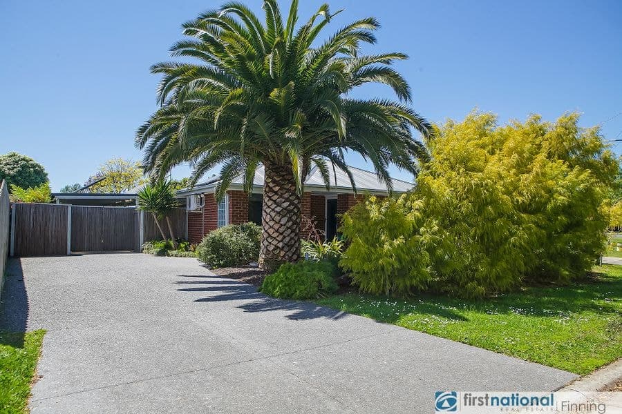 18 Caroline Crescent, Cranbourne West VIC 3977, Cranbourne West - Image 1