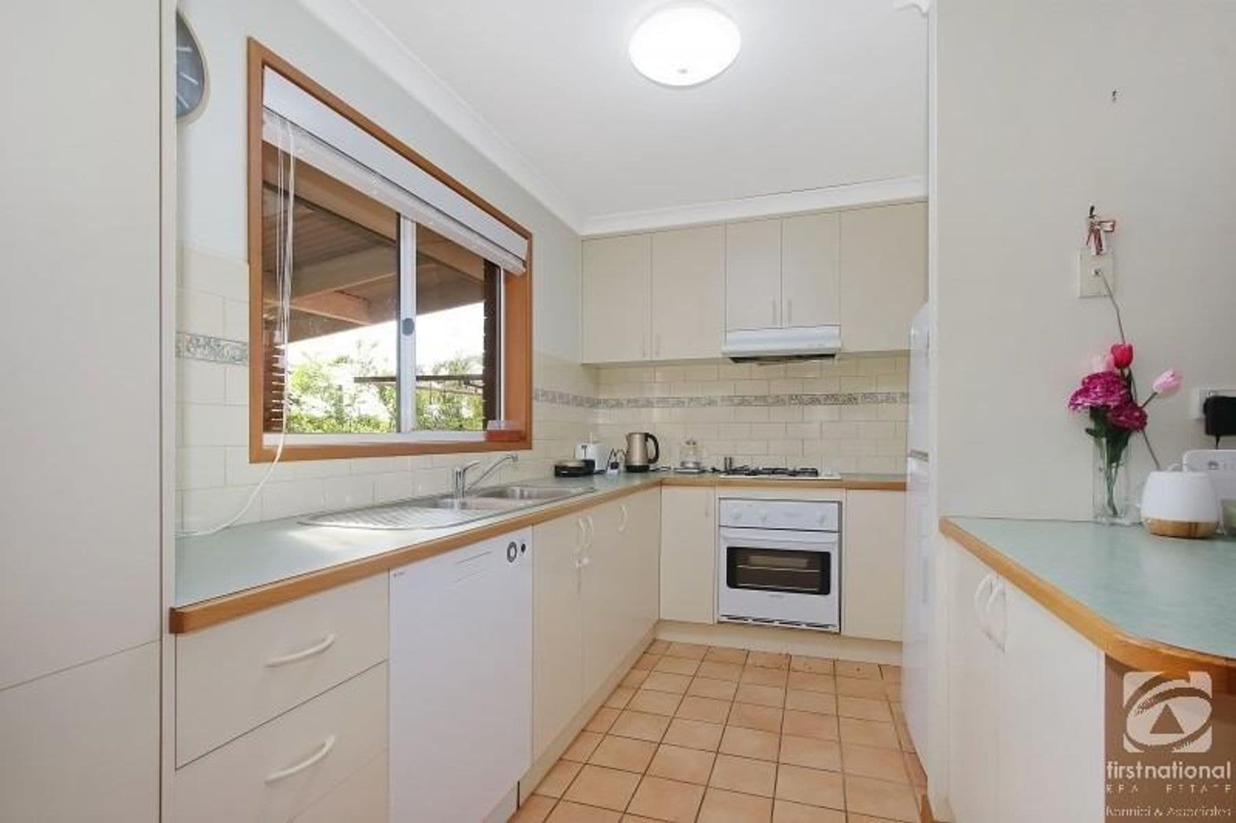 5/3 Kingfisher Drive, West Wodonga VIC 3690, West Wodonga - Thumbnail 2