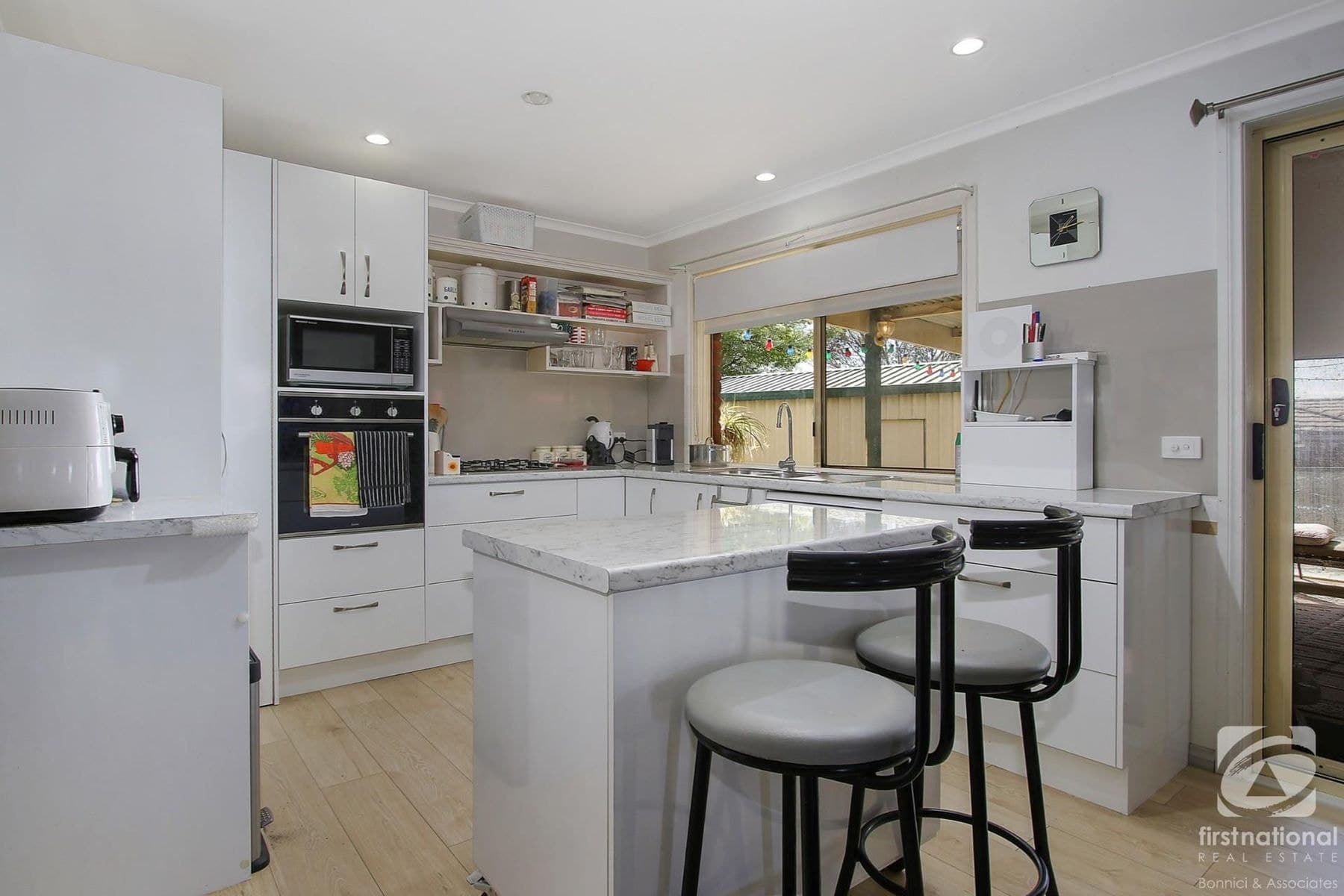 11 Templeton Place, West Wodonga VIC 3690, West Wodonga - Thumbnail 2