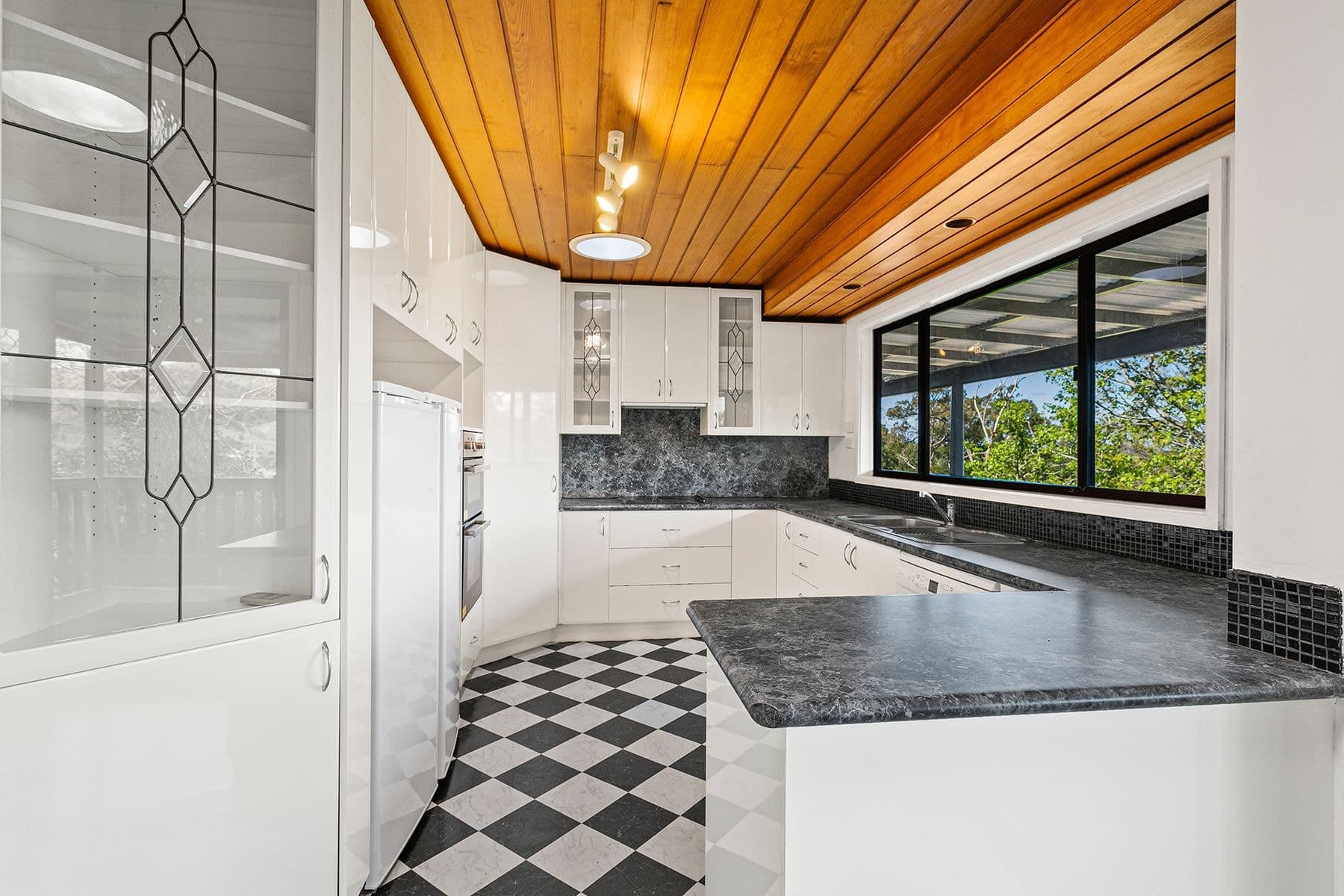 16 Shauna Crescent, Mount Keira NSW 2500, Mount Keira - Thumbnail 4