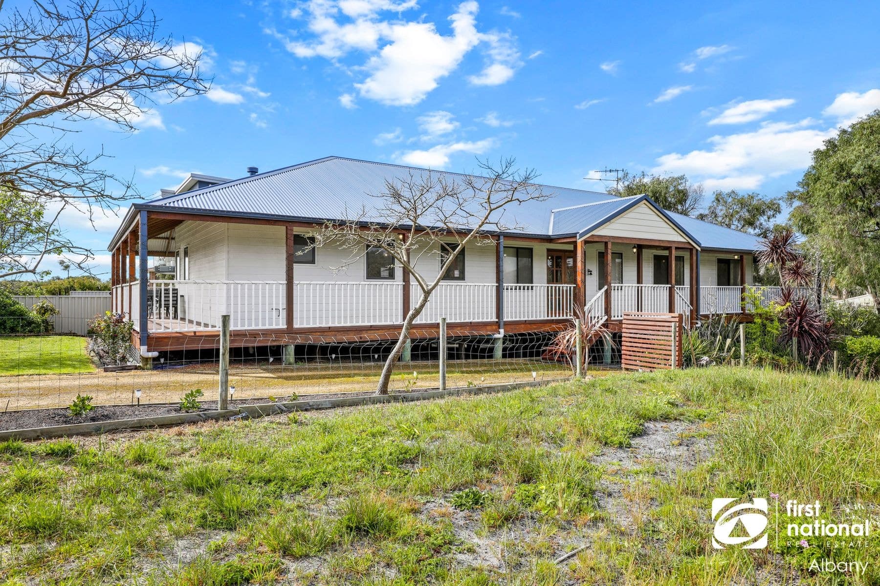 134 Bay View Drive, Little Grove WA 6330, Little Grove - Thumbnail 3