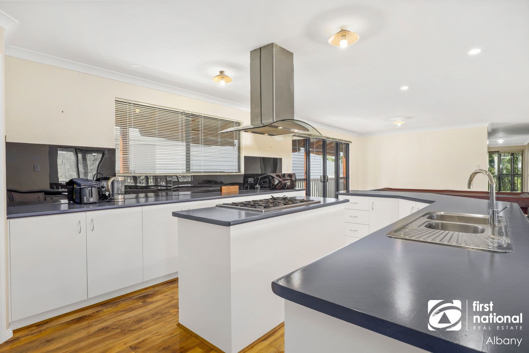134 Bay View Drive, Little Grove WA 6330, Little Grove - Thumbnail 6