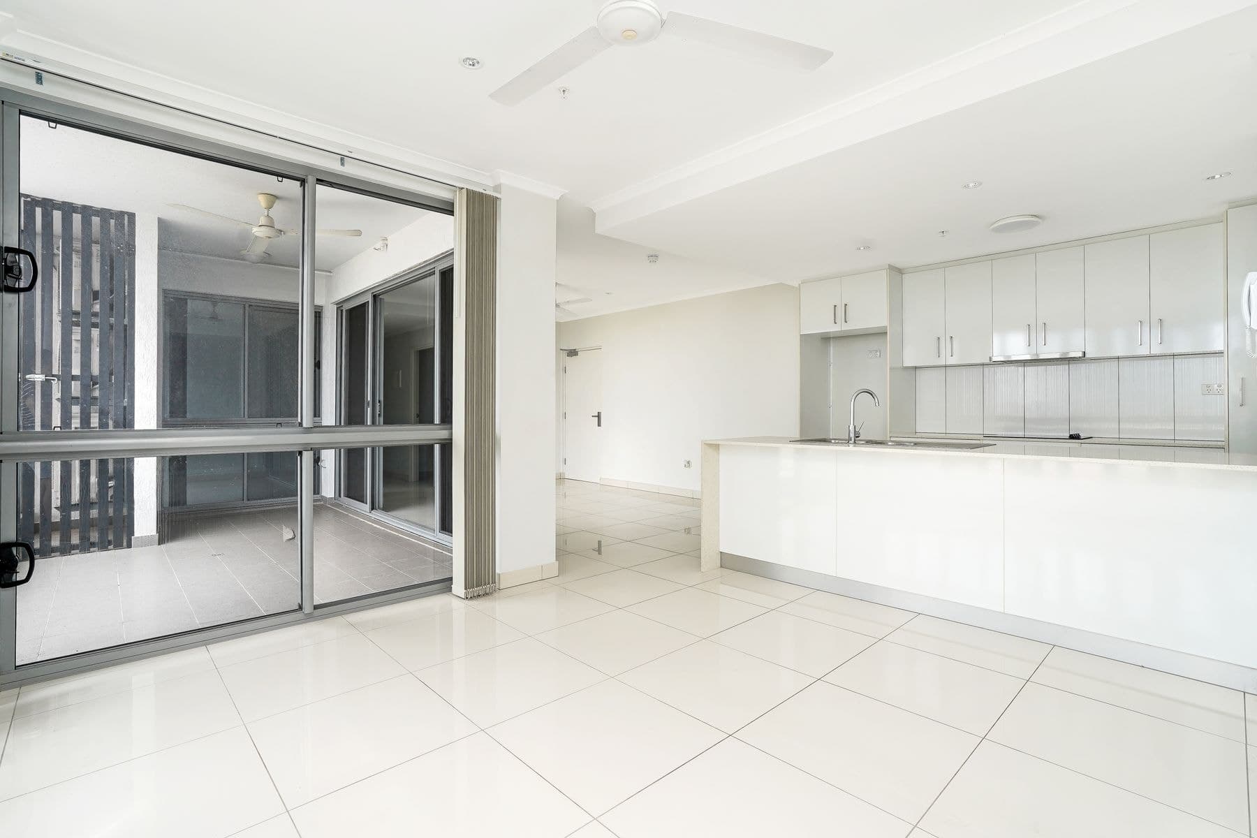 701/6 Finniss Street, Darwin City NT 0800, Darwin City - Thumbnail 2