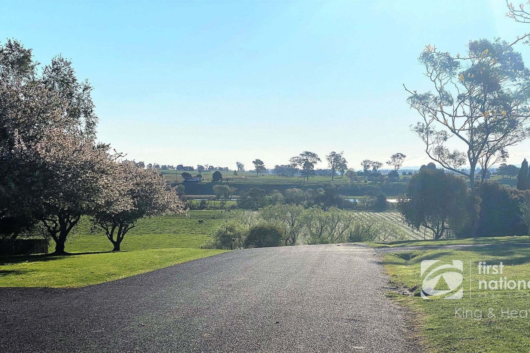 52 Riley Street, Bairnsdale VIC 3875, Bairnsdale - Thumbnail 3