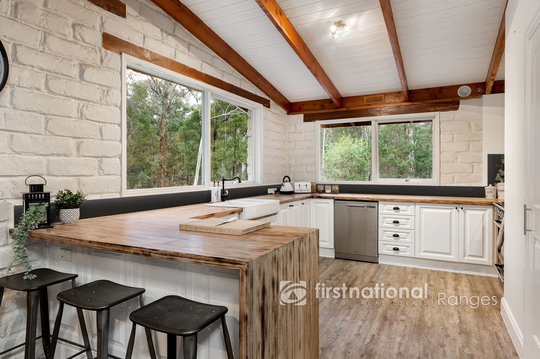 25 Mountain Road, Cockatoo VIC 3781, Cockatoo - Thumbnail 3