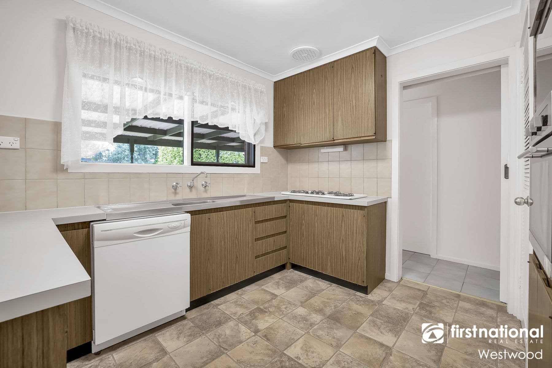 4 Priestley Avenue, Hoppers Crossing VIC 3029, Hoppers Crossing - Thumbnail 2