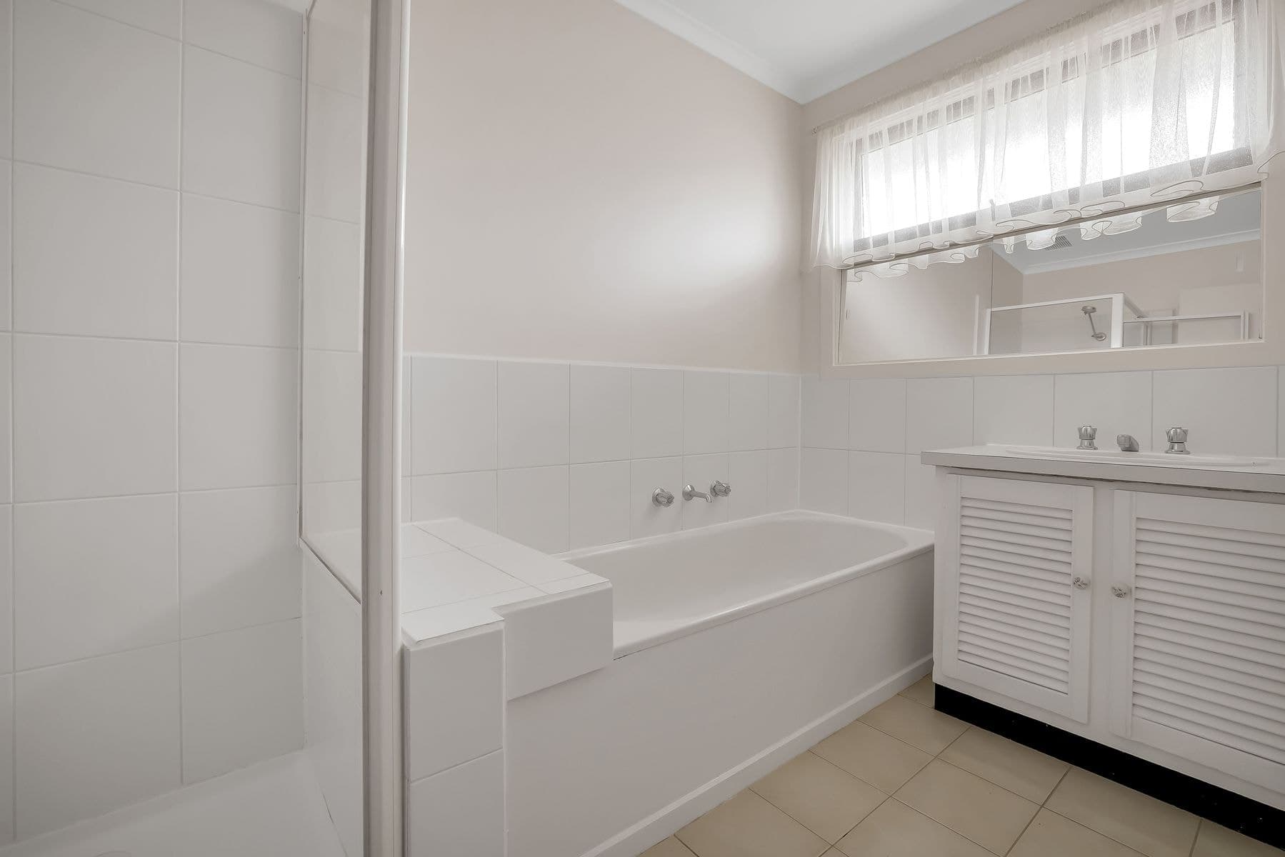 4 Priestley Avenue, Hoppers Crossing VIC 3029, Hoppers Crossing - Thumbnail 6