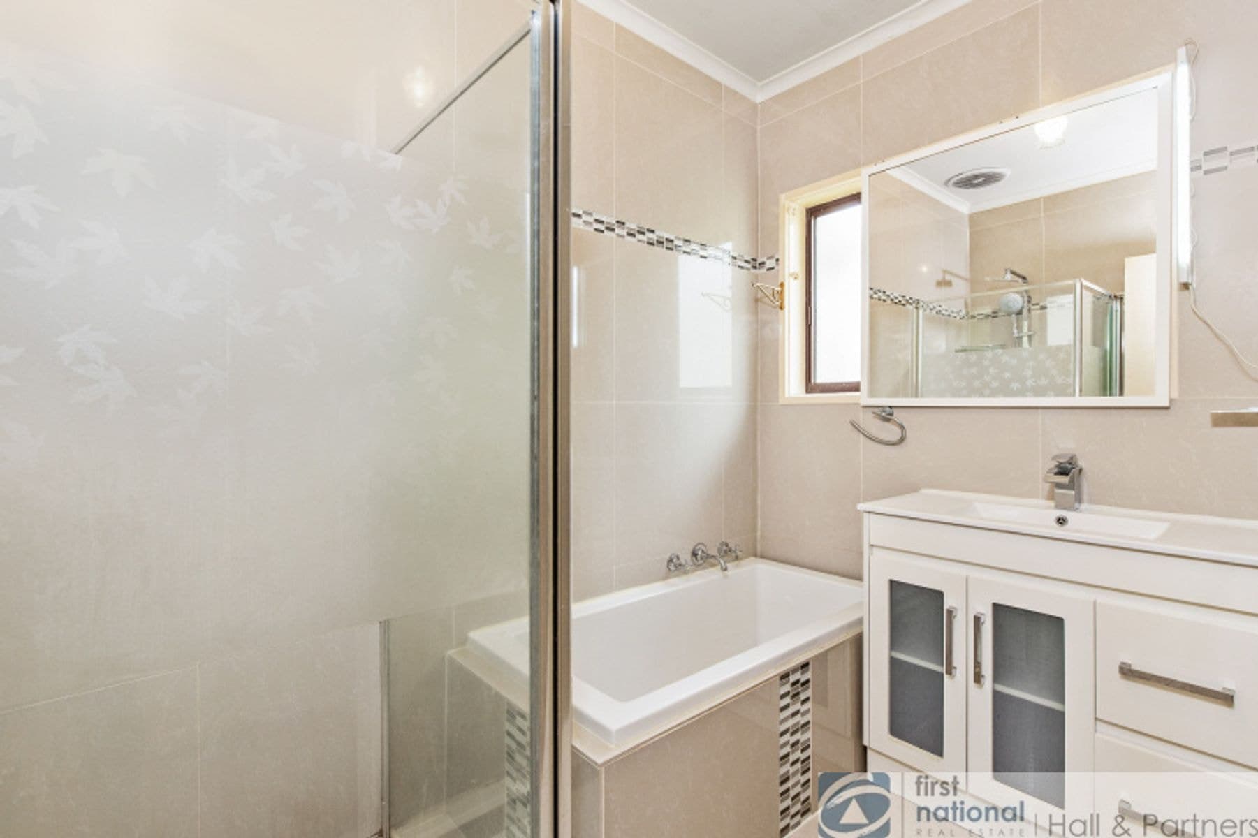 99 Neasham Drive, Dandenong North VIC 3175, Dandenong North - Thumbnail 7