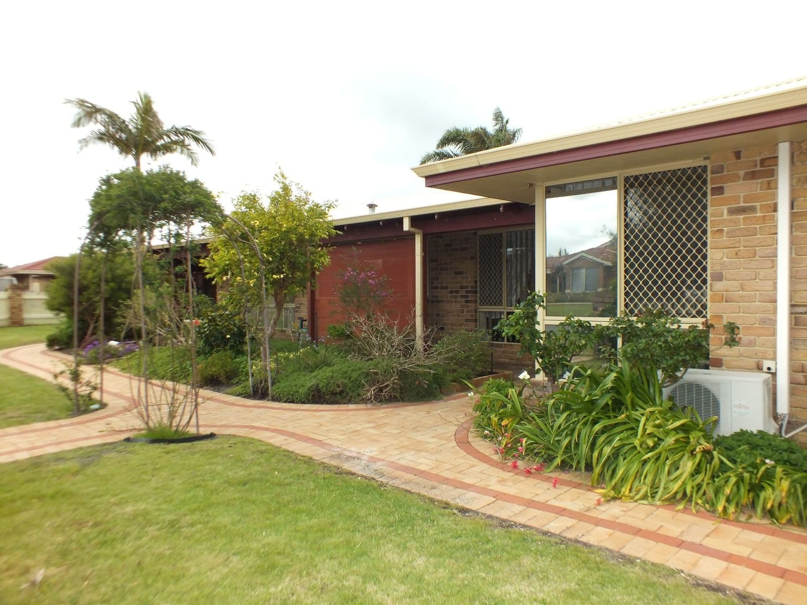 23 Granada Crescent, Orana WA 6330, Orana - Thumbnail 2