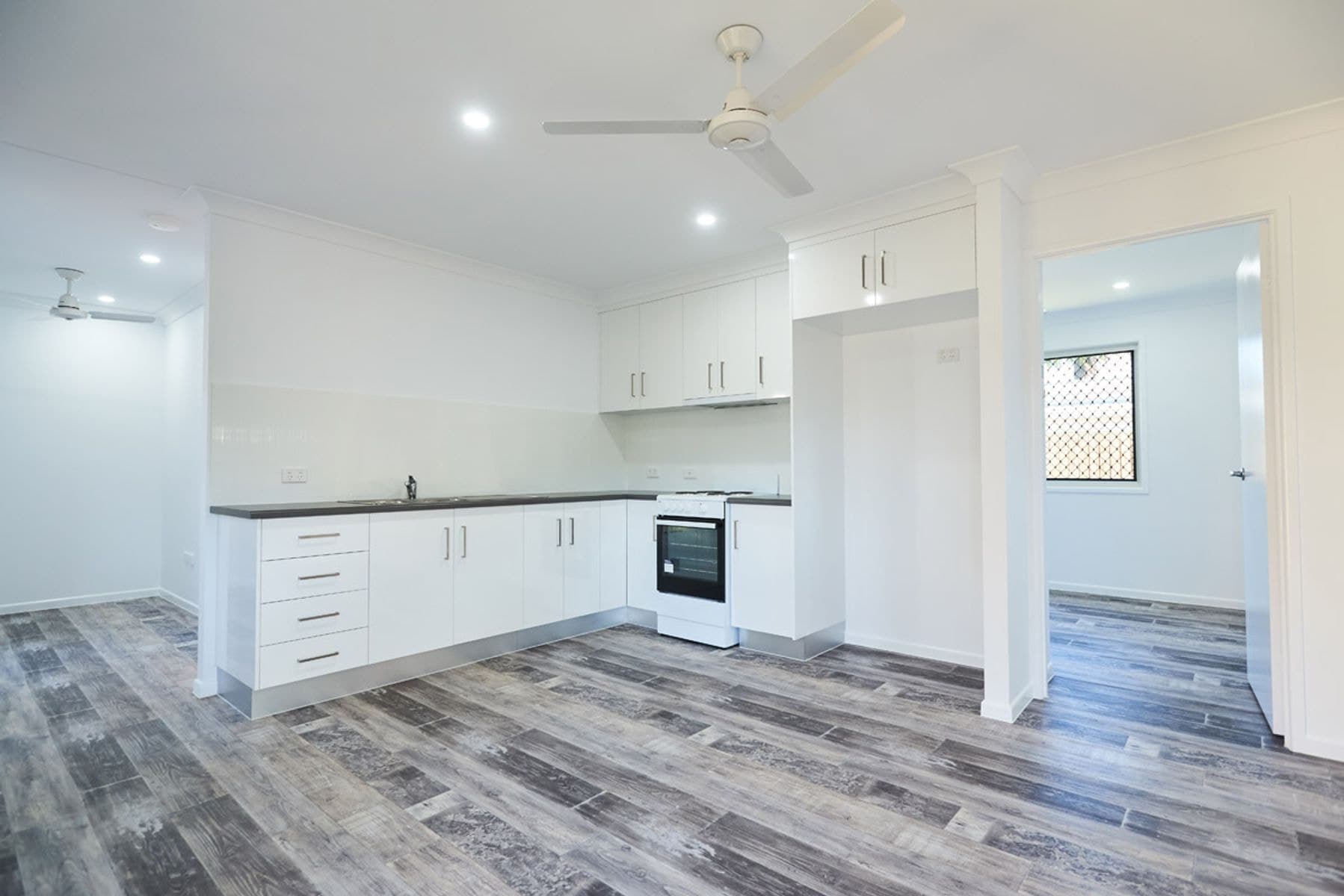 5B Place Avenue, Sarina QLD 4737, Sarina - Thumbnail 3