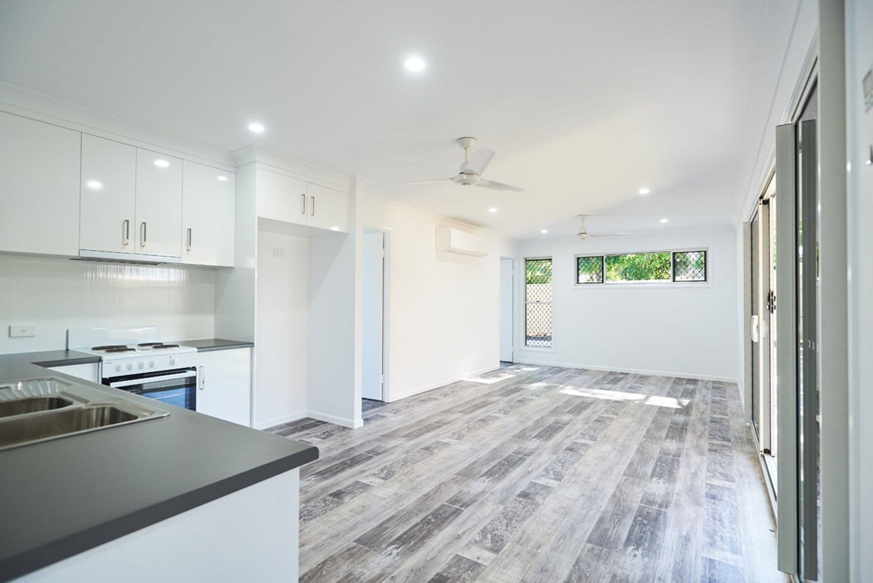 5B Place Avenue, Sarina QLD 4737, Sarina - Thumbnail 4