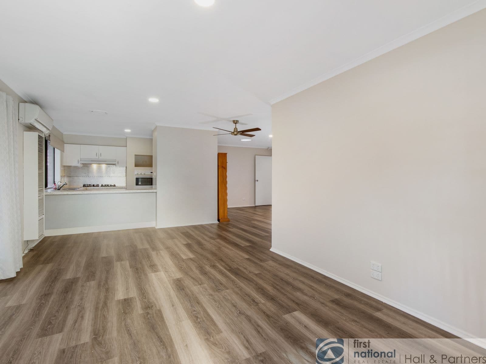 5 Neptune Place, Cranbourne West VIC 3977, Cranbourne West - Thumbnail 3