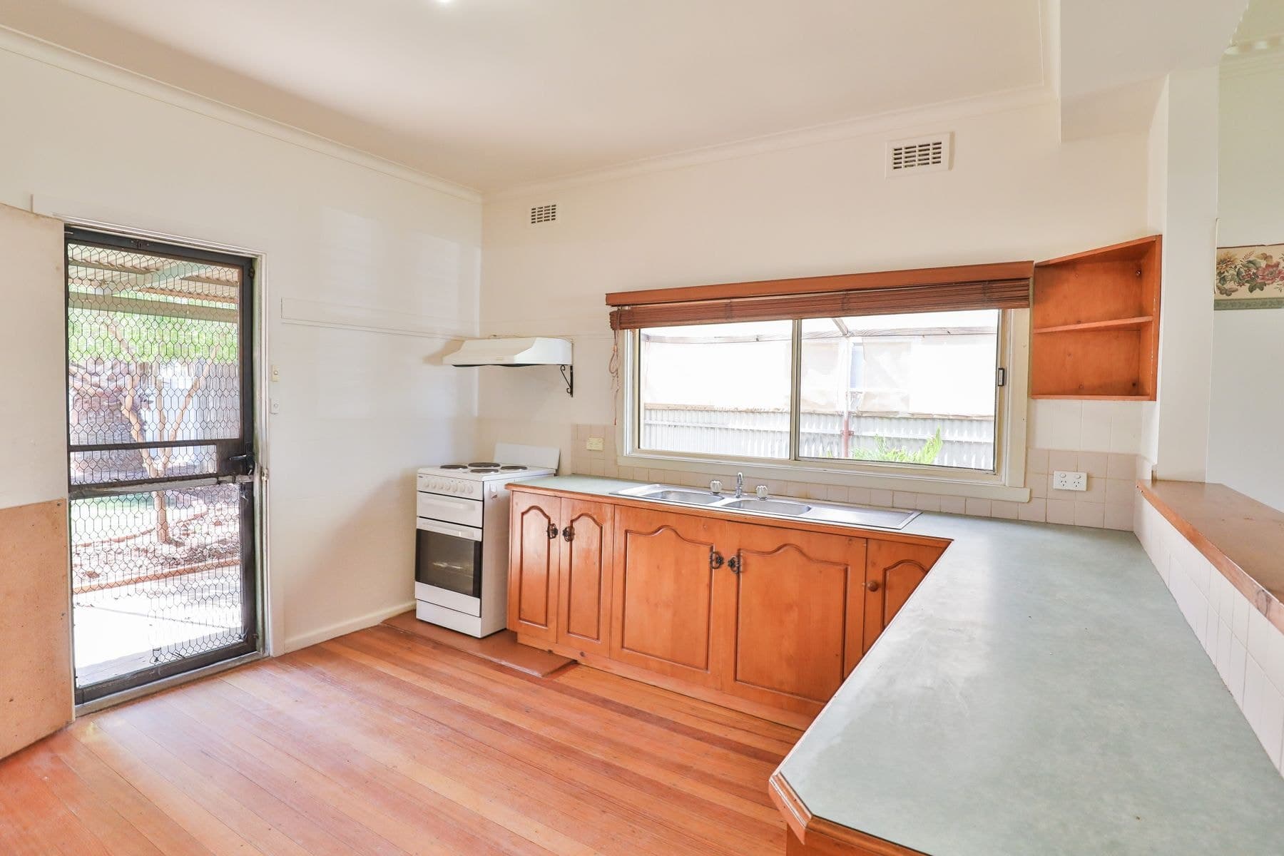 96 Hawthorn Grove, Mildura VIC 3500, Mildura - Thumbnail 2