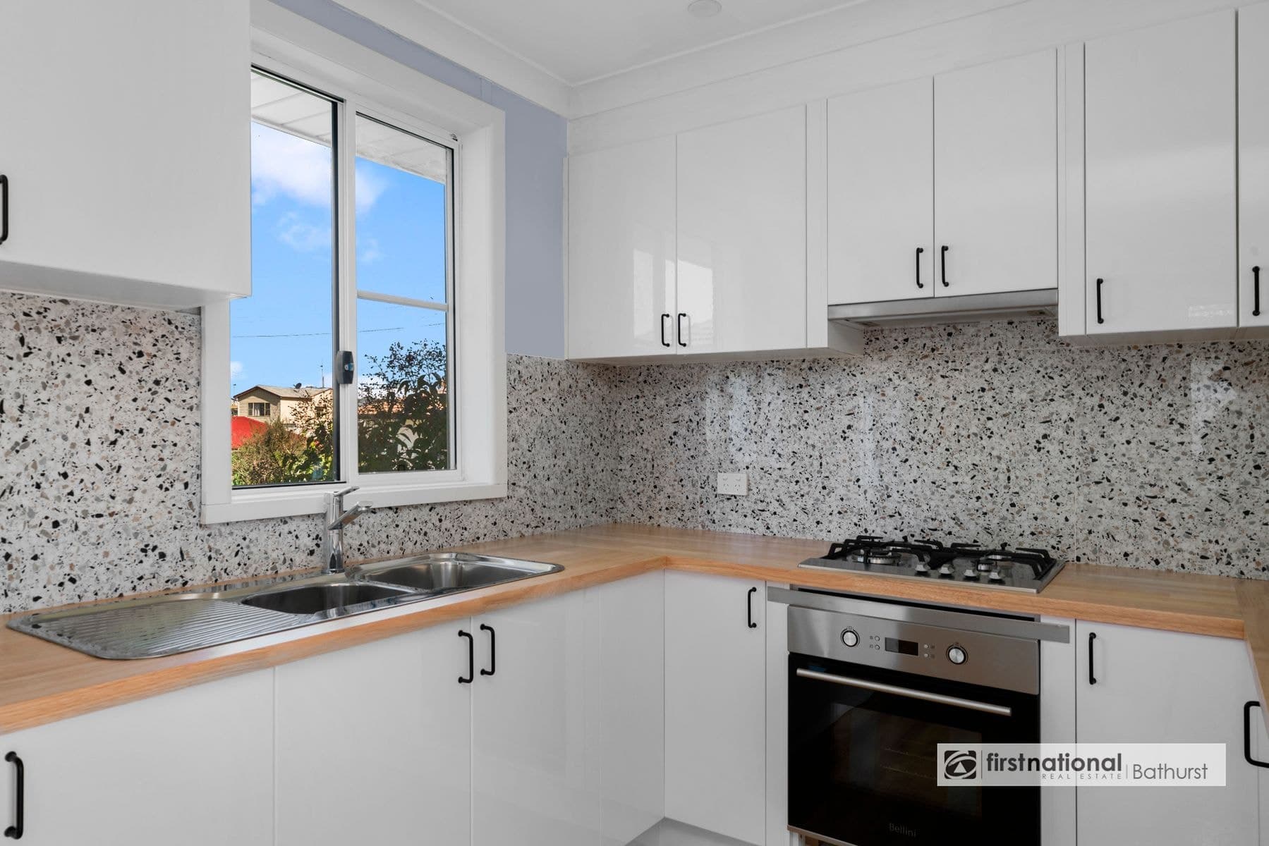 8 Owen Way, West Bathurst, NSW 2795, West Bathurst - Thumbnail 3