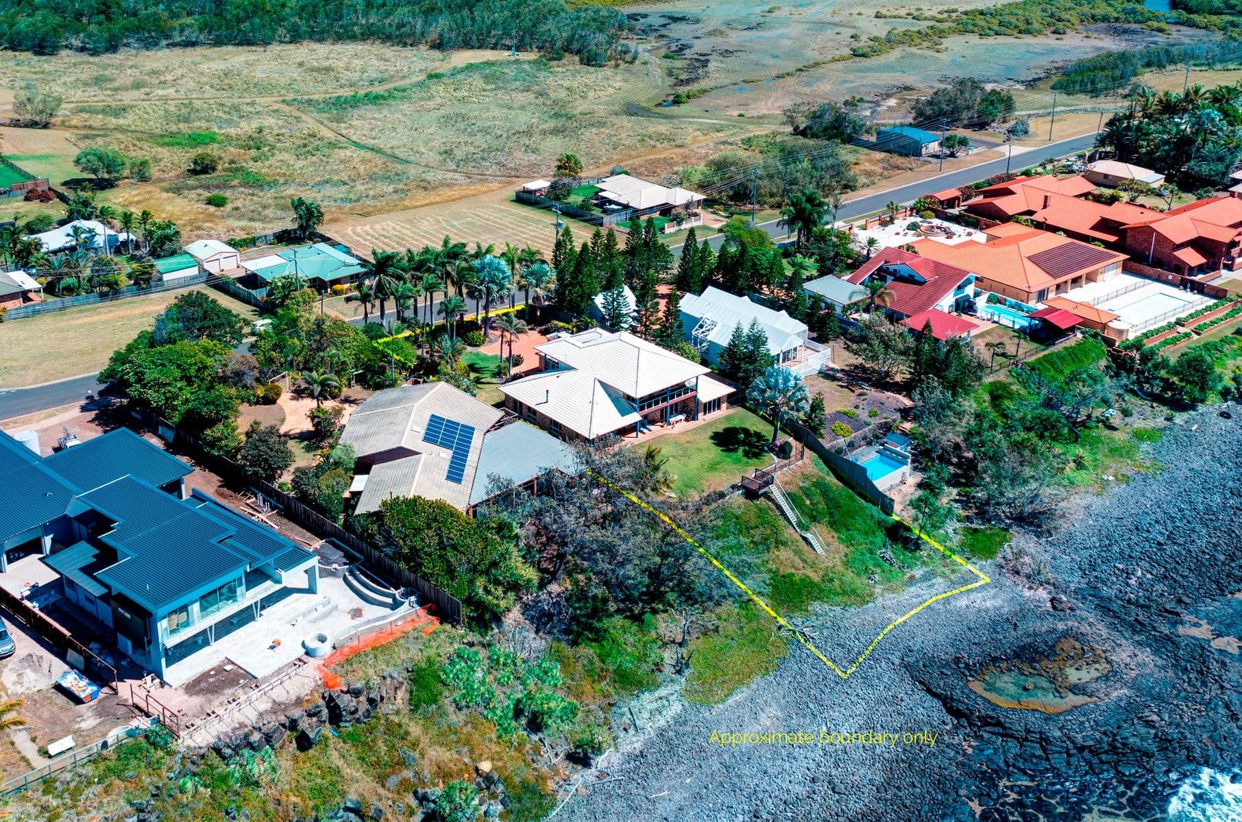 62 Barolin Esplanade, Coral Cove QLD 4670, Coral Cove - Thumbnail 3