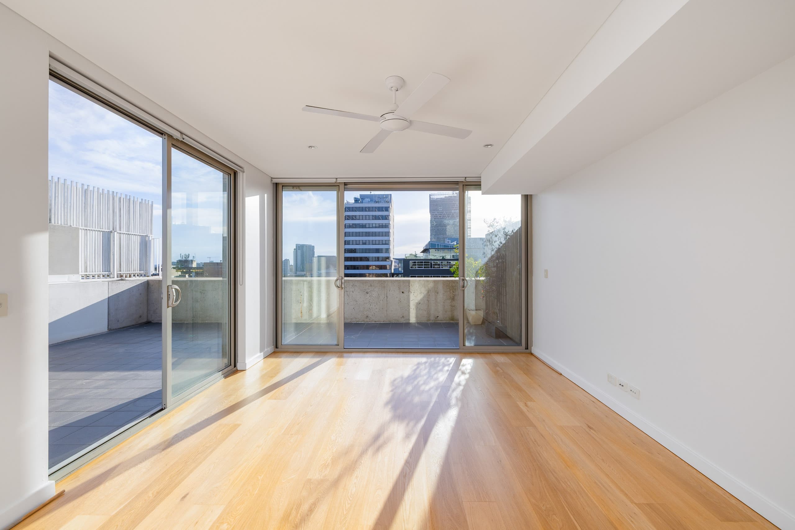406/38 Waterloo Street, Surry Hills - Thumbnail 3
