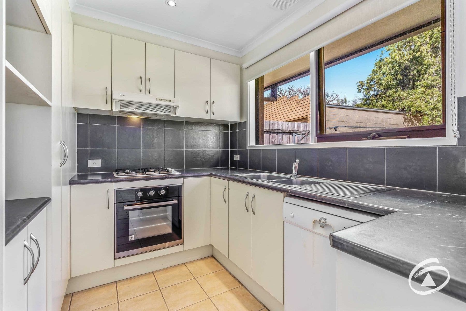 18 Bemersyde Drive, Berwick, VIC 3806, Berwick - Thumbnail 4