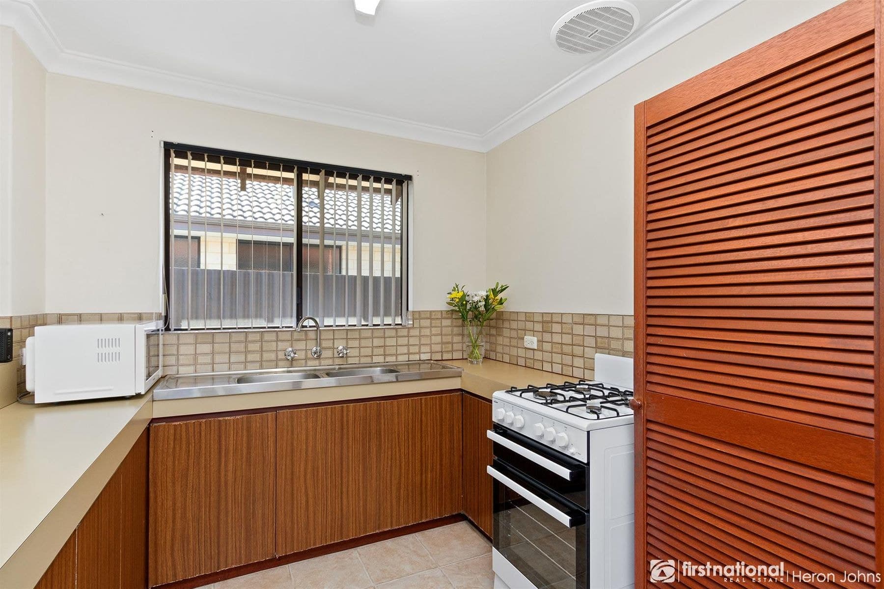 2/5 Wheatley Drive, Bull Creek WA 6149, Bull Creek - Thumbnail 5