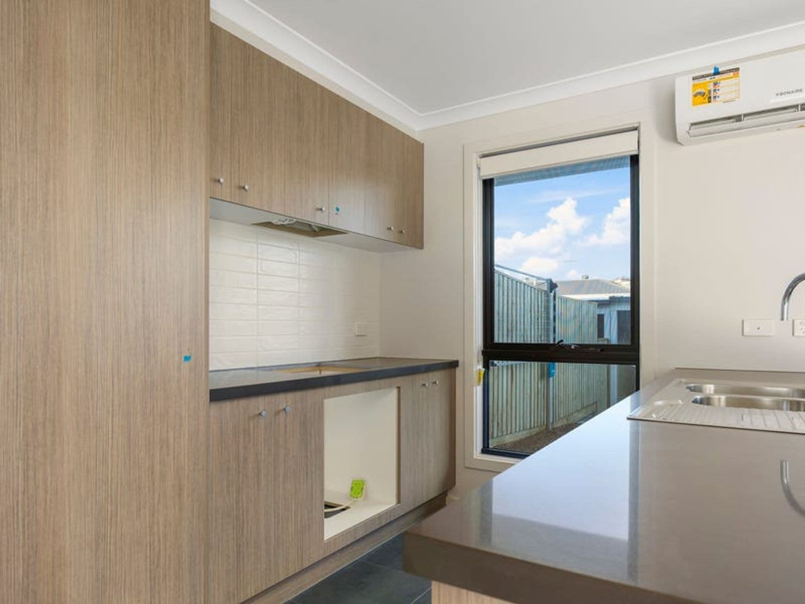 35 Adelong Way, Bacchus Marsh, VIC 3340, Bacchus Marsh - Thumbnail 3