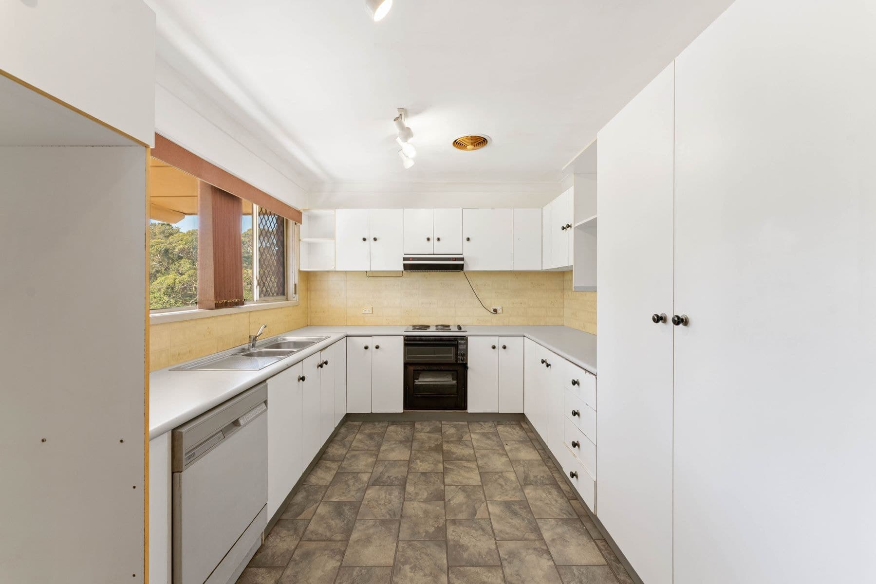 29 Williams Street, Belmont South NSW 2280, Belmont South - Thumbnail 5