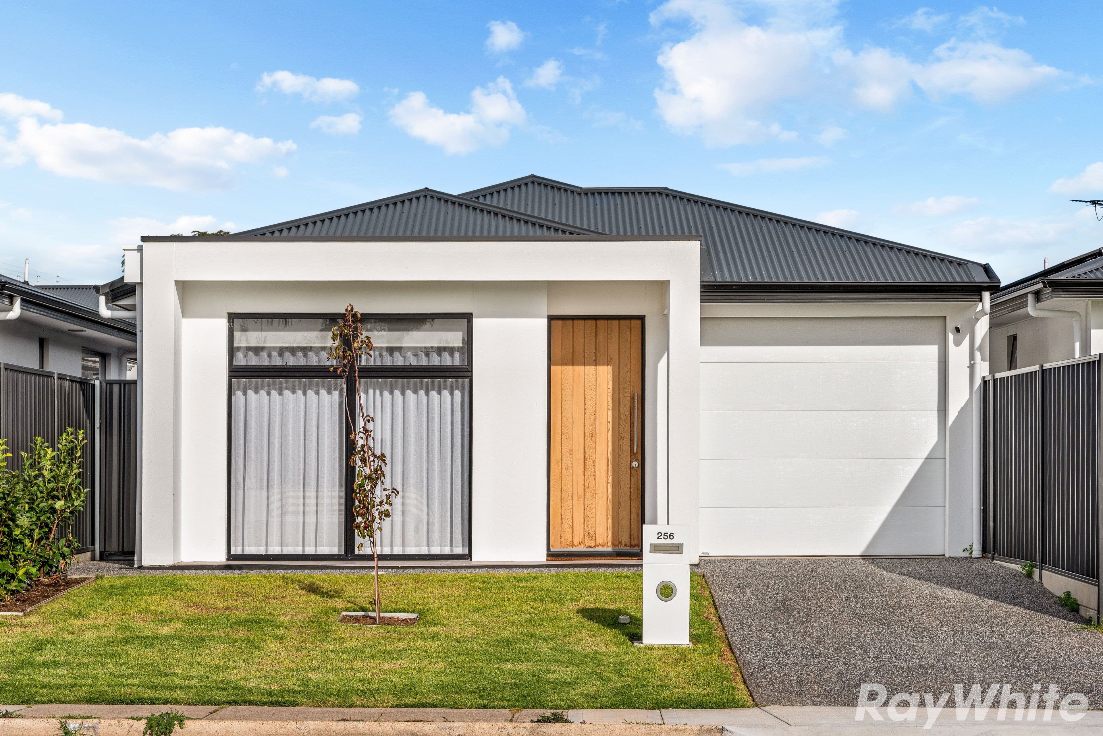 256 Seaford Road, Seaford SA 5169, Seaford Meadows - Image 1