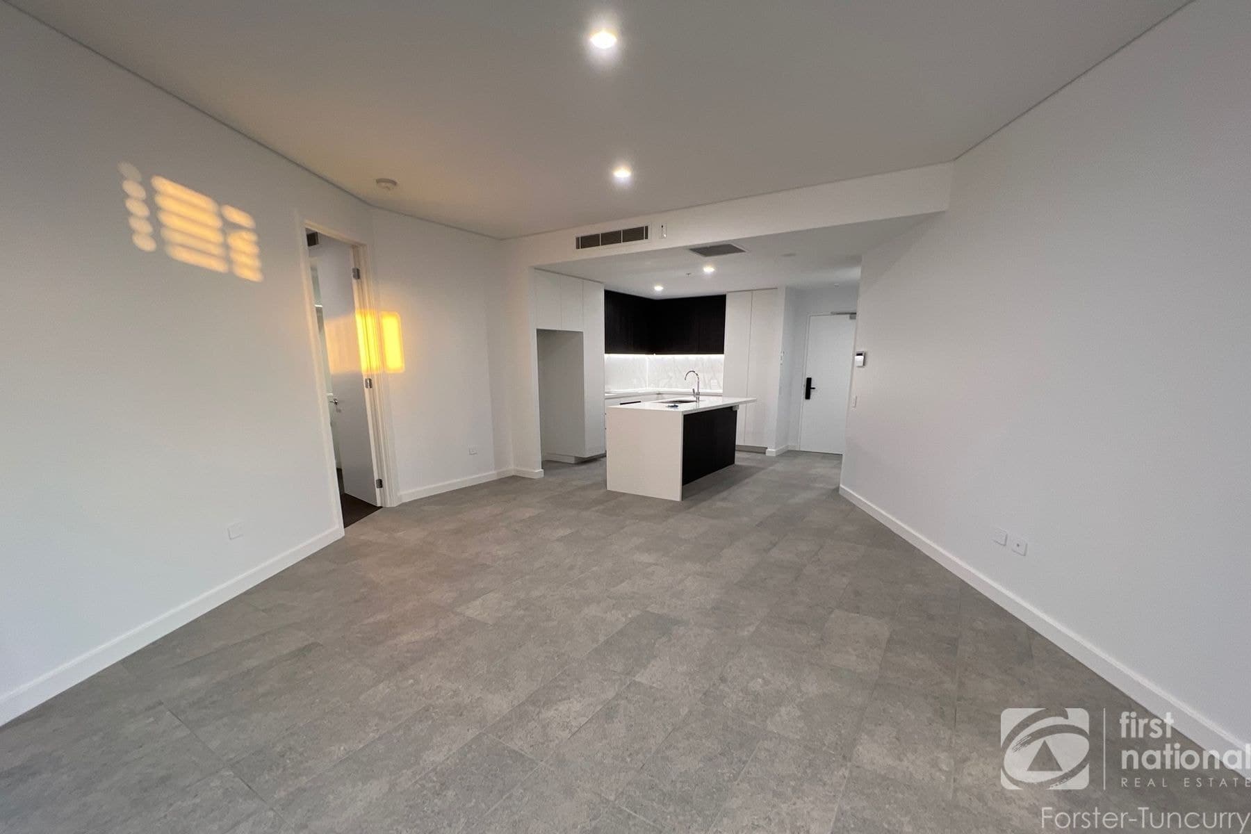 402/4 Lake Street, Forster NSW 2428, Forster - Thumbnail 2