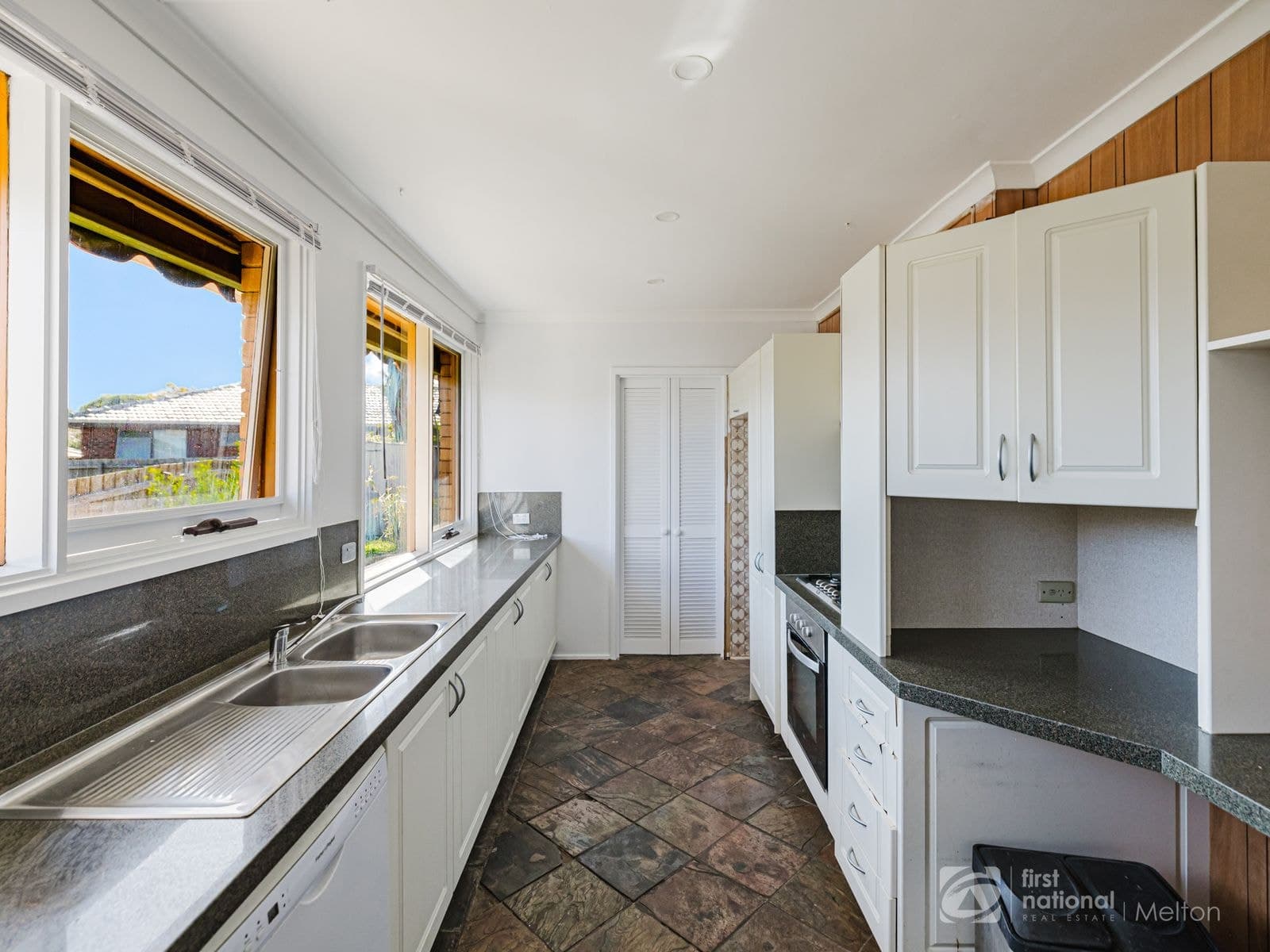 26 Oldershaw Road, Melton VIC 3337, Melton - Thumbnail 4