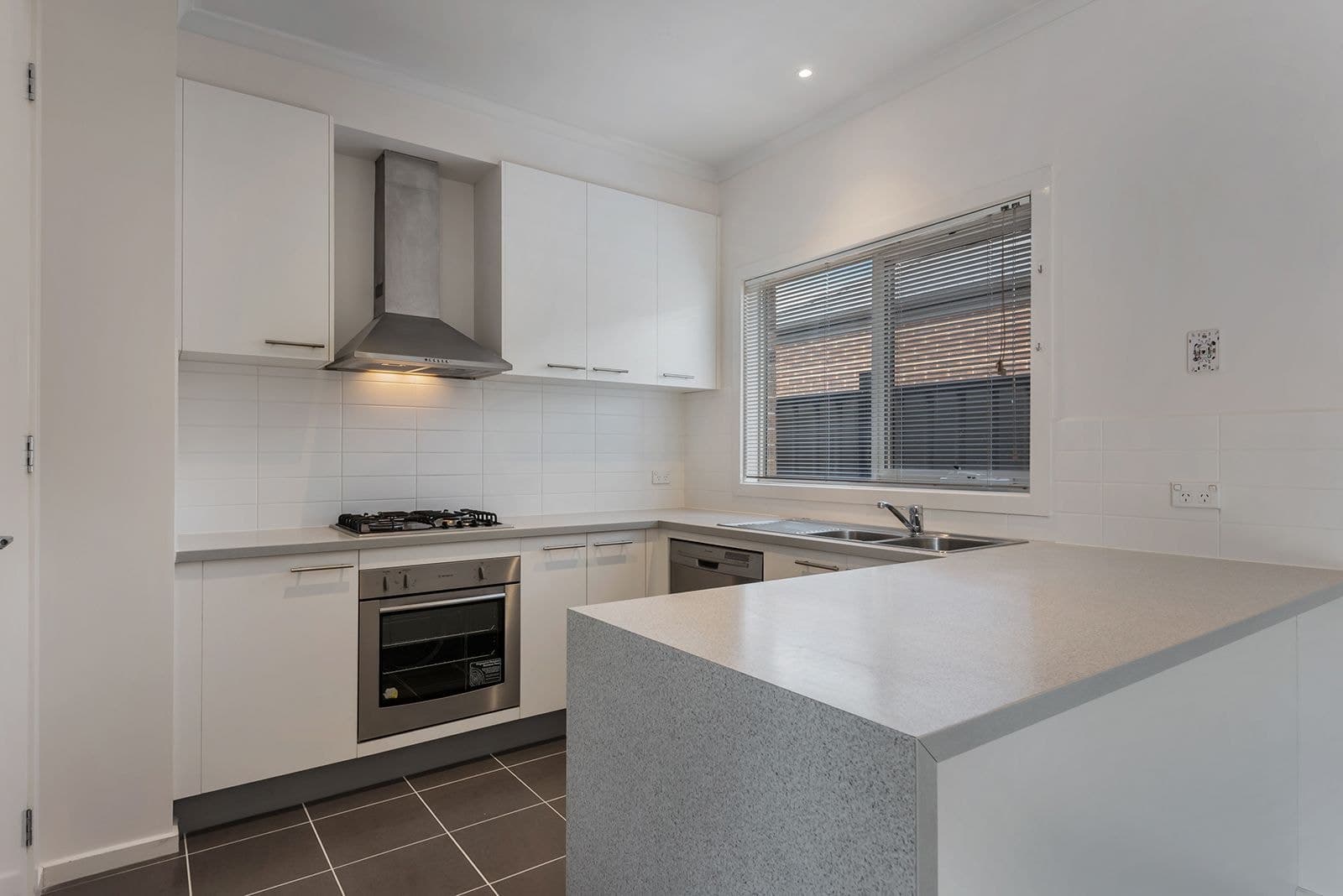 25 Highbury Circuit, Craigieburn VIC 3064, Craigieburn - Thumbnail 2