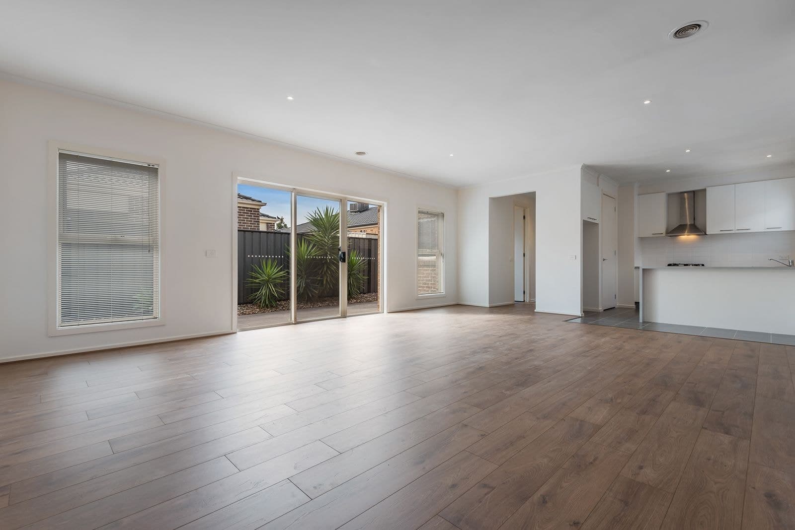 25 Highbury Circuit, Craigieburn VIC 3064, Craigieburn - Thumbnail 3