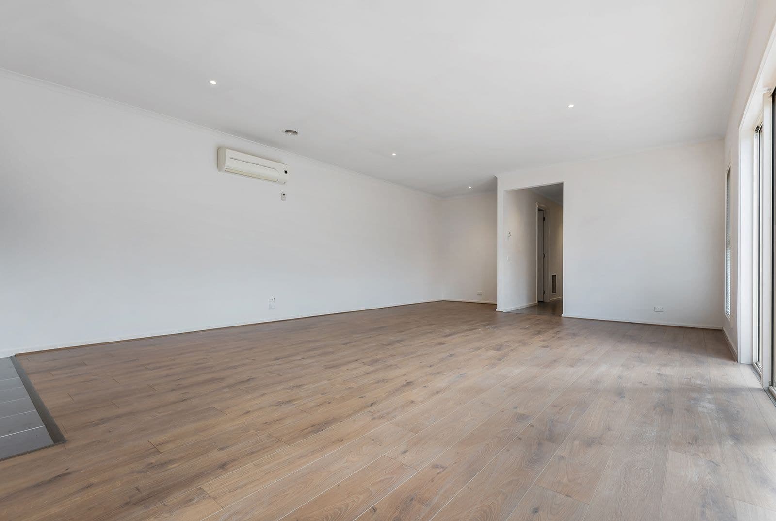 25 Highbury Circuit, Craigieburn VIC 3064, Craigieburn - Thumbnail 4