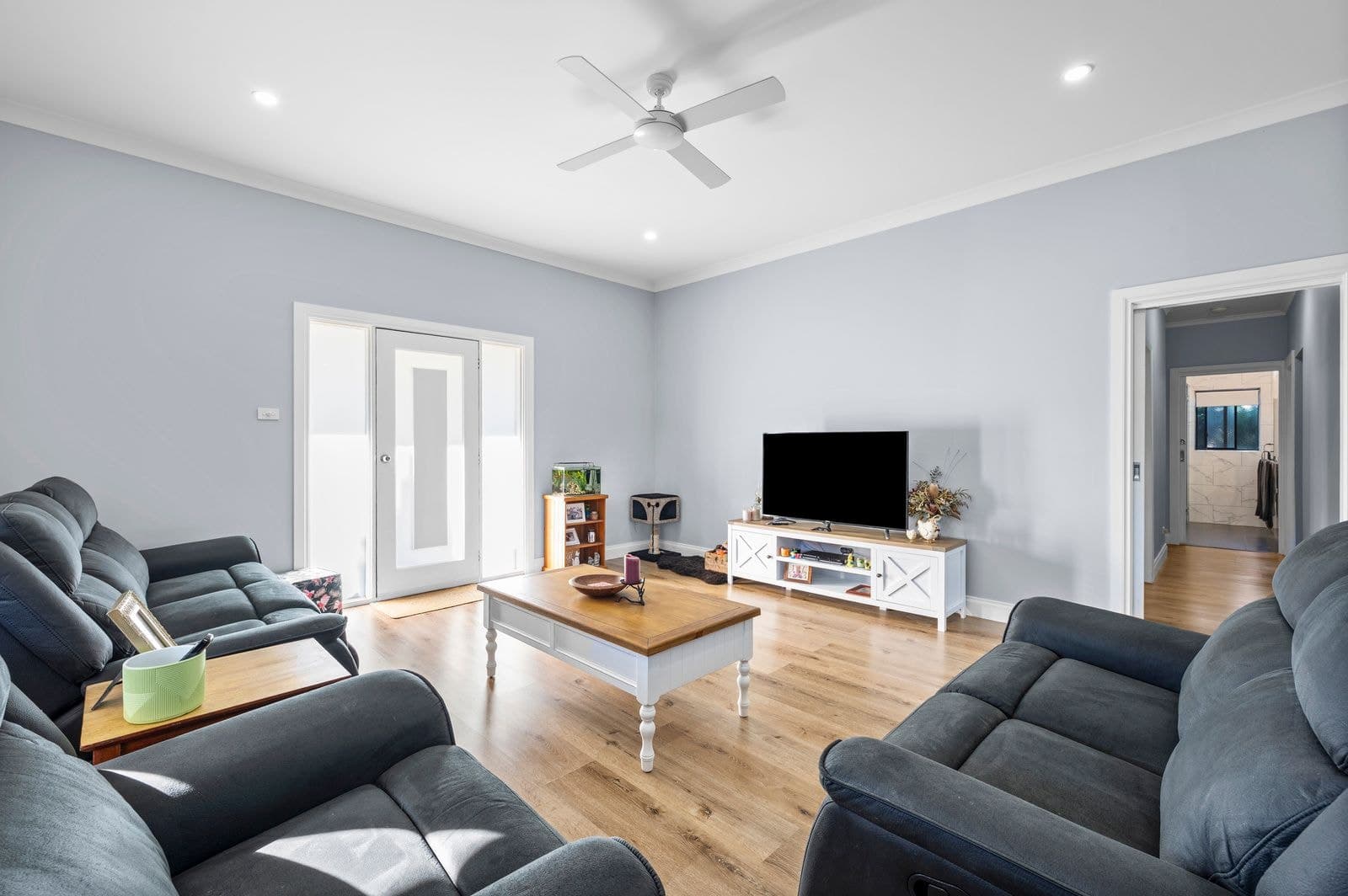 16 Royal Avenue, Benalla VIC 3672, Benalla - Thumbnail 5