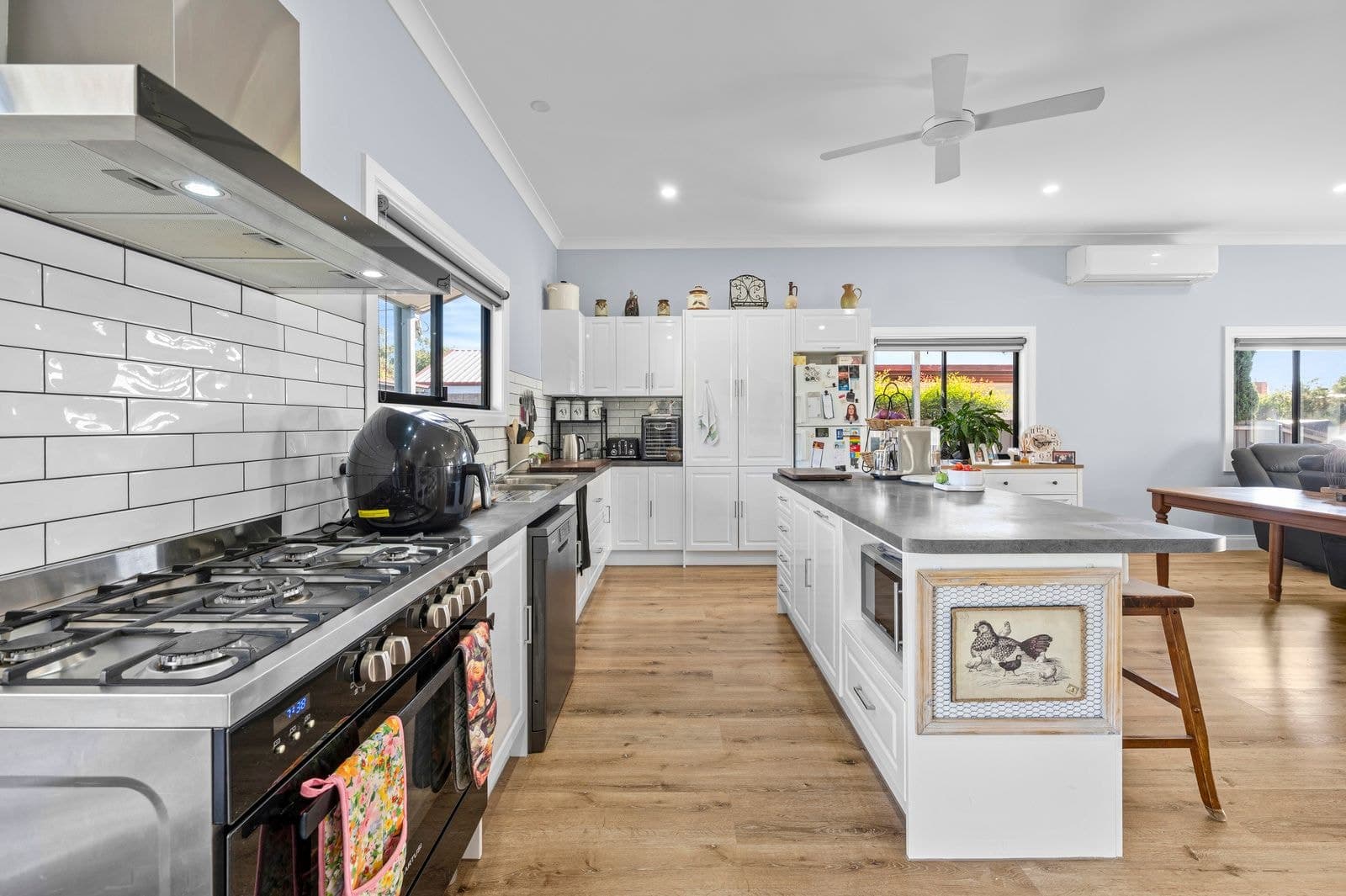 16 Royal Avenue, Benalla VIC 3672, Benalla - Thumbnail 8