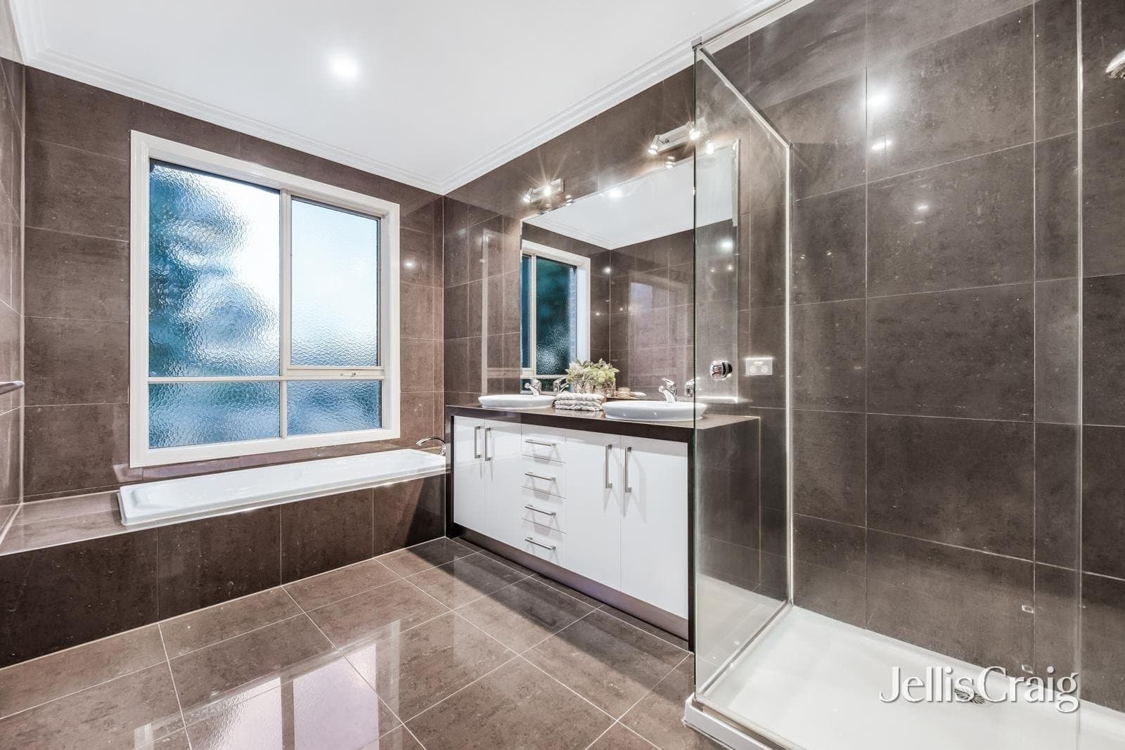 10 Subiaco Court, Glen Waverley, Glen Waverley - Image 1