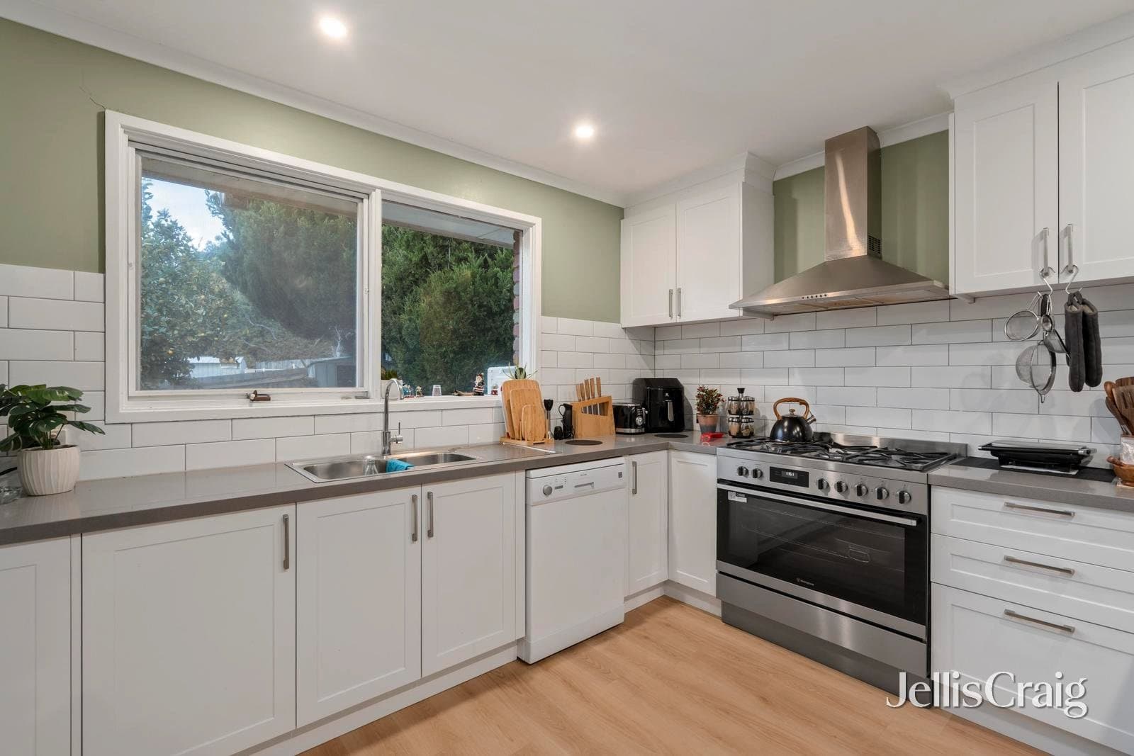 4 Arkarra Court, Mooroolbark, Mooroolbark - Thumbnail 3