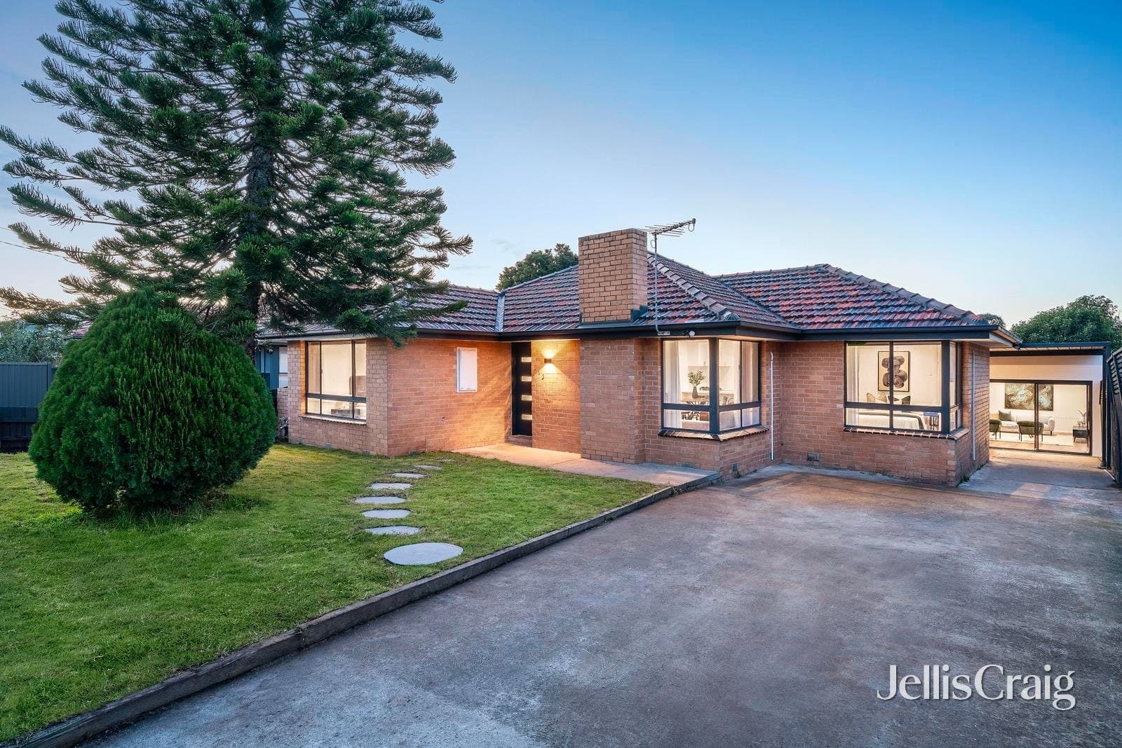 113 Nepean Street, Greensborough, Greensborough - Thumbnail 2