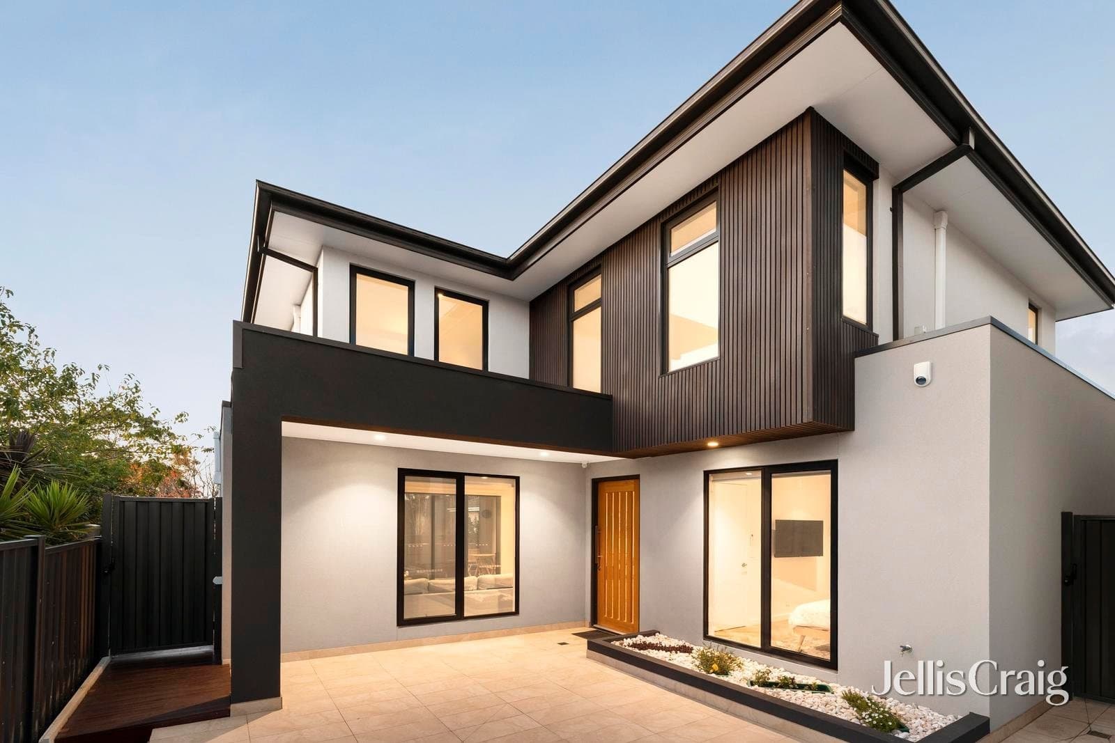 3/3 Darbyshire Road, Mount Waverley, Mount Waverley - Thumbnail 2
