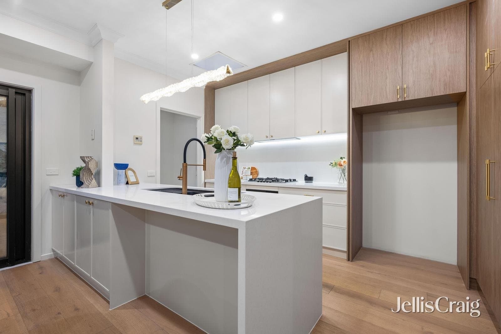 2/5 Peveril Street, Glen Waverley, Glen Waverley - Thumbnail 6