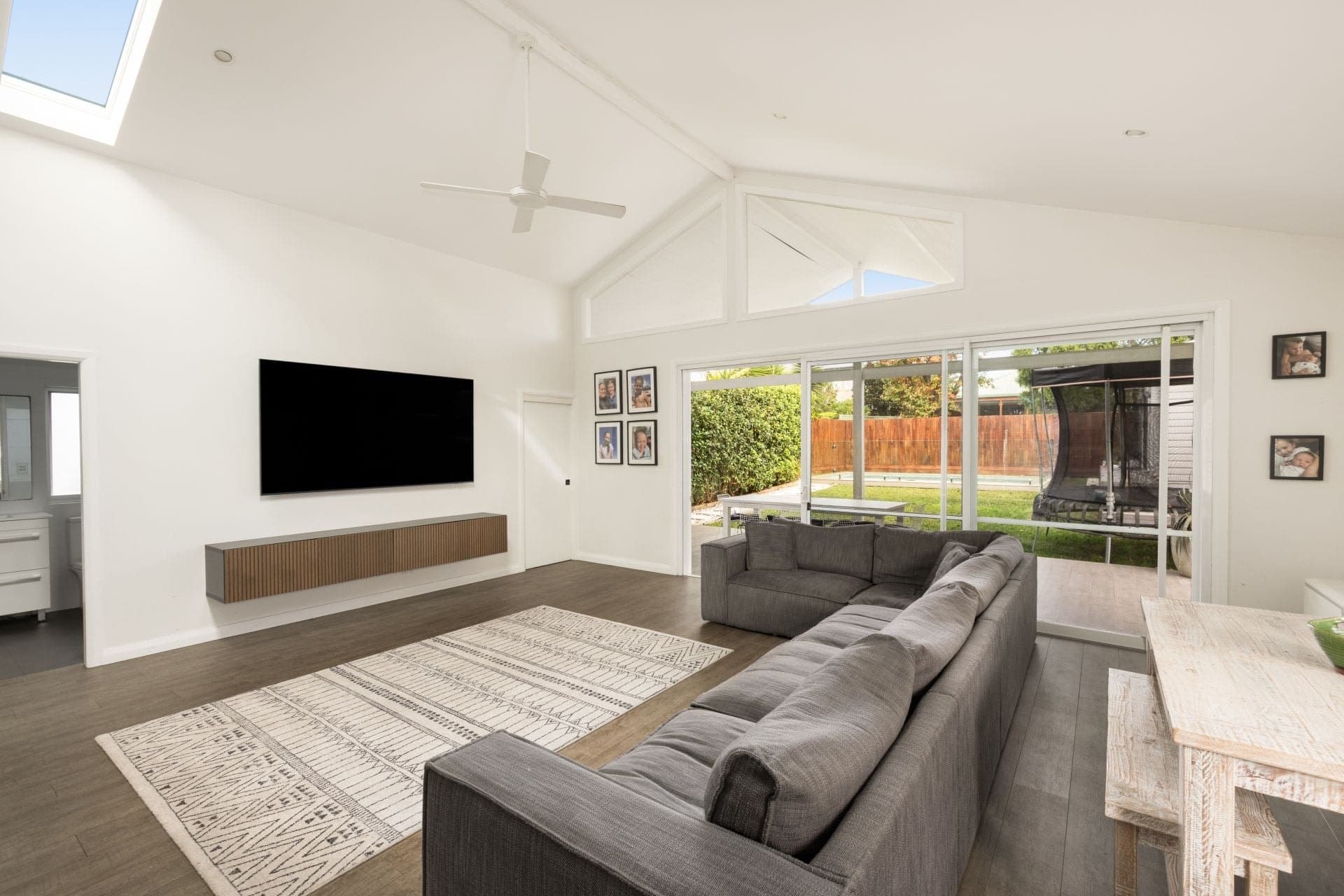 38 Captain Cook Drive, Caringbah, Caringbah - Thumbnail 4