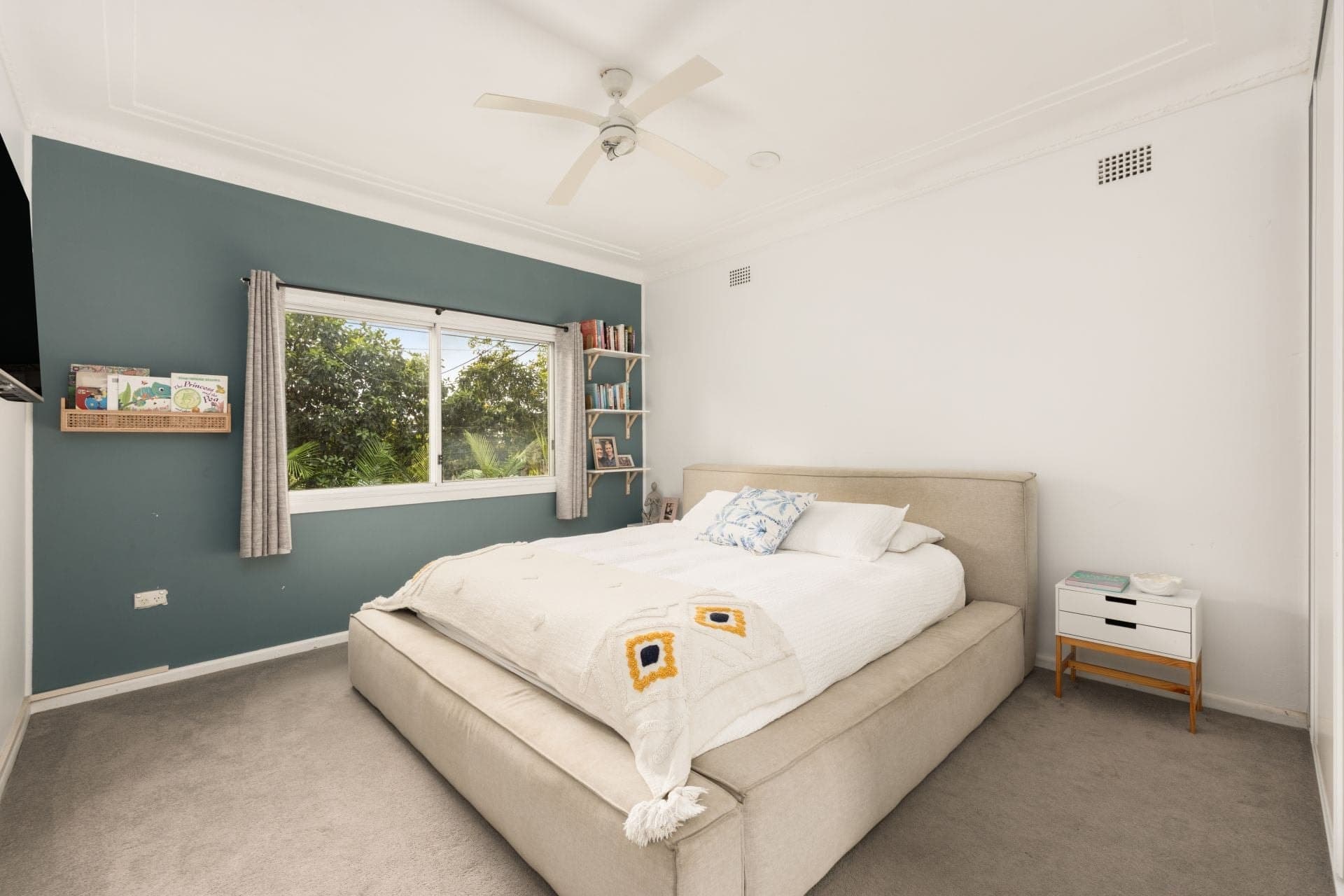 38 Captain Cook Drive, Caringbah, Caringbah - Thumbnail 6