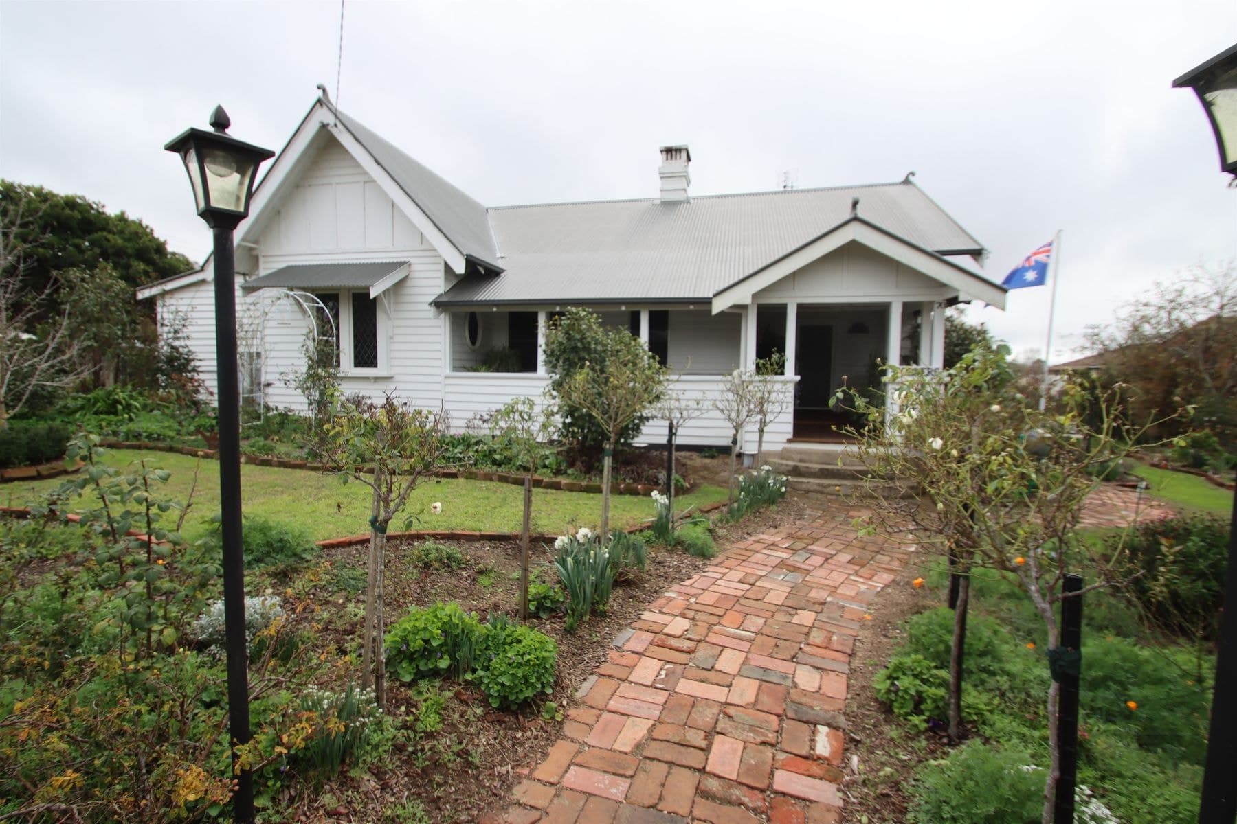 70 Molesworth Street, Tenterfield, NSW 2372, Tenterfield - Image 1