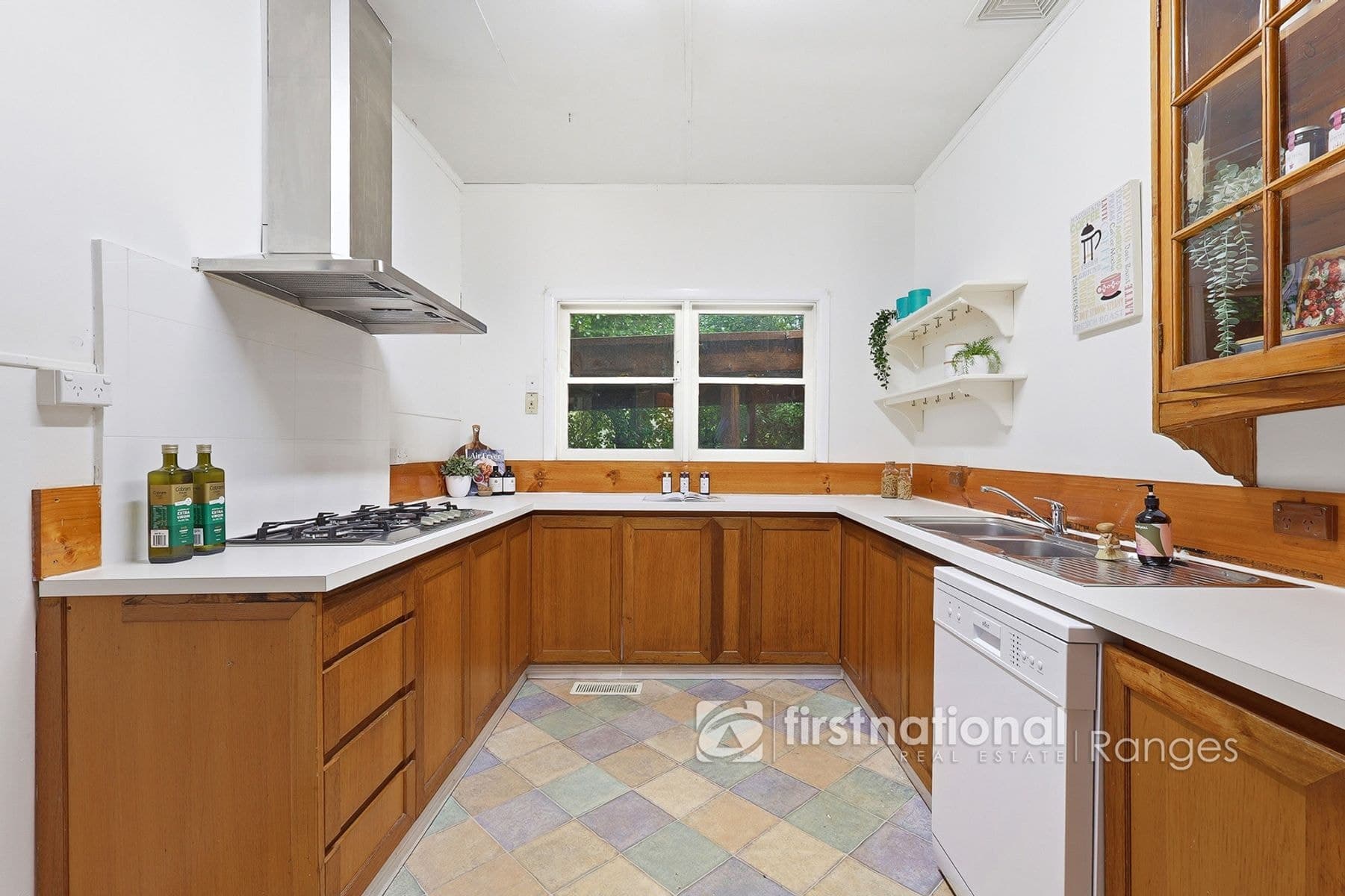 37 Charman Avenue, Emerald VIC 3782, Emerald - Thumbnail 2