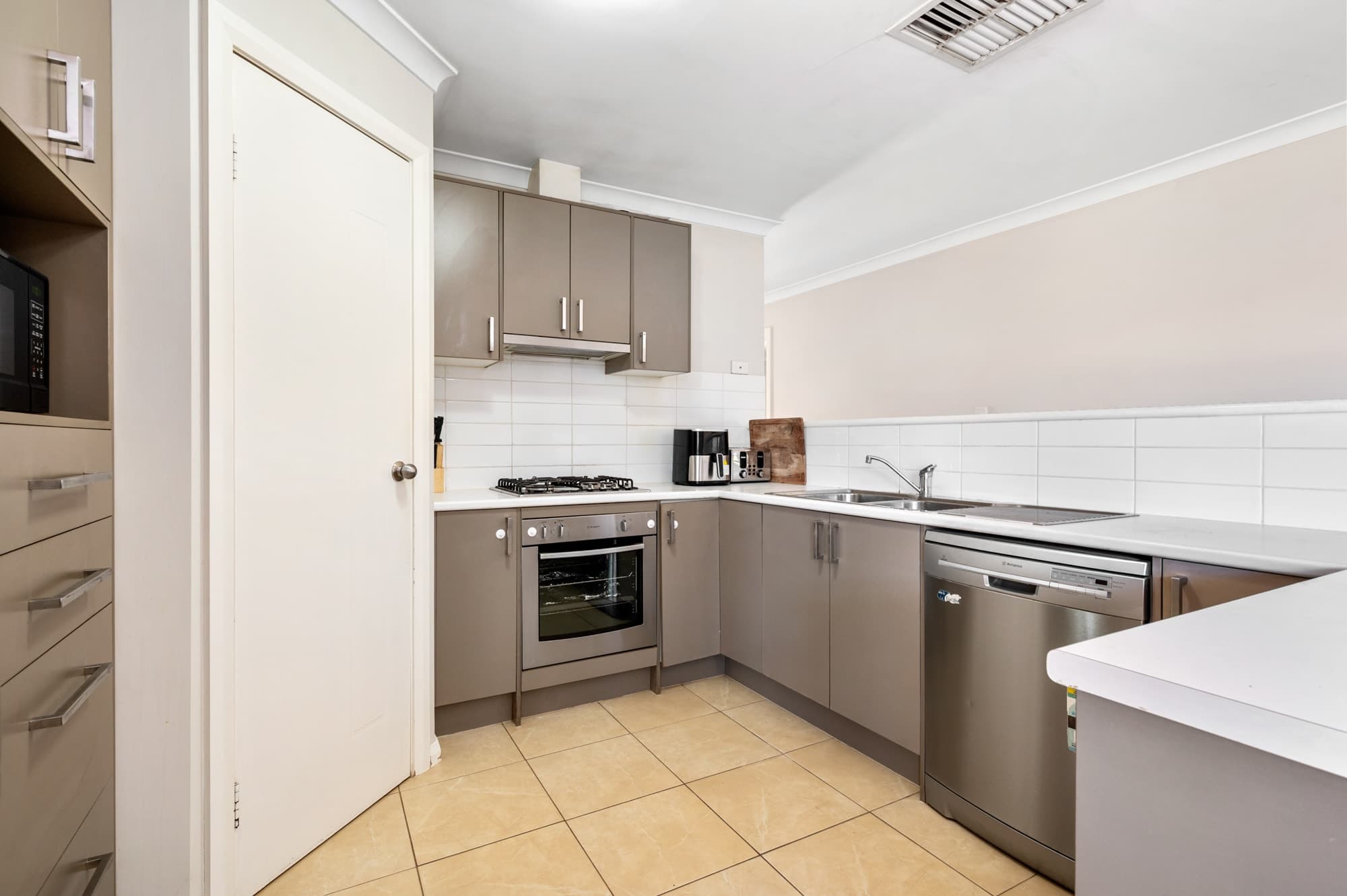 2/293 Hay Street,
	
			
							KALGOORLIE
				
							
							WA
			6430, Kalgoorlie - Thumbnail 5