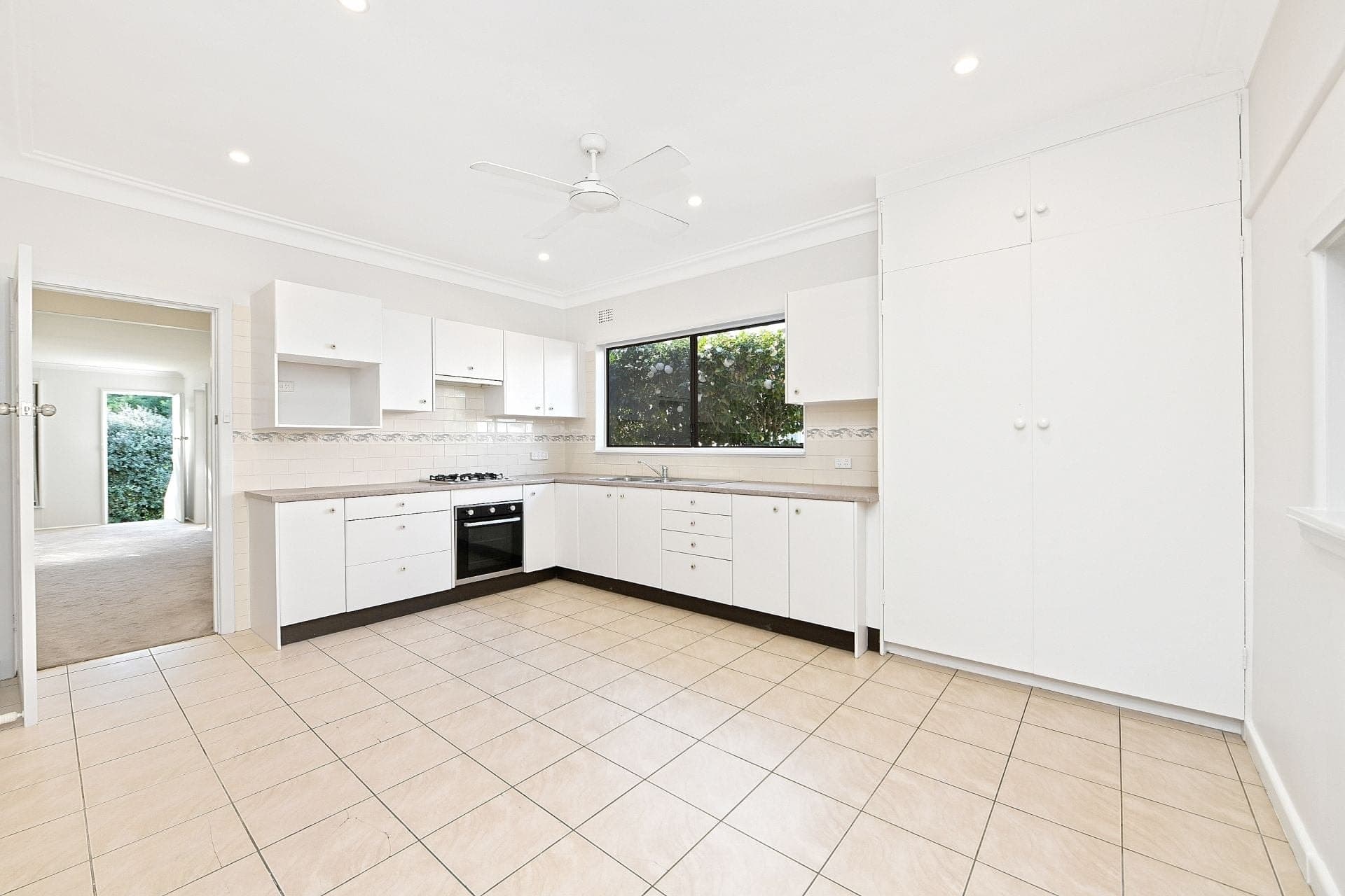 19 Gwawley Parade Miranda NSW, Miranda - Thumbnail 3